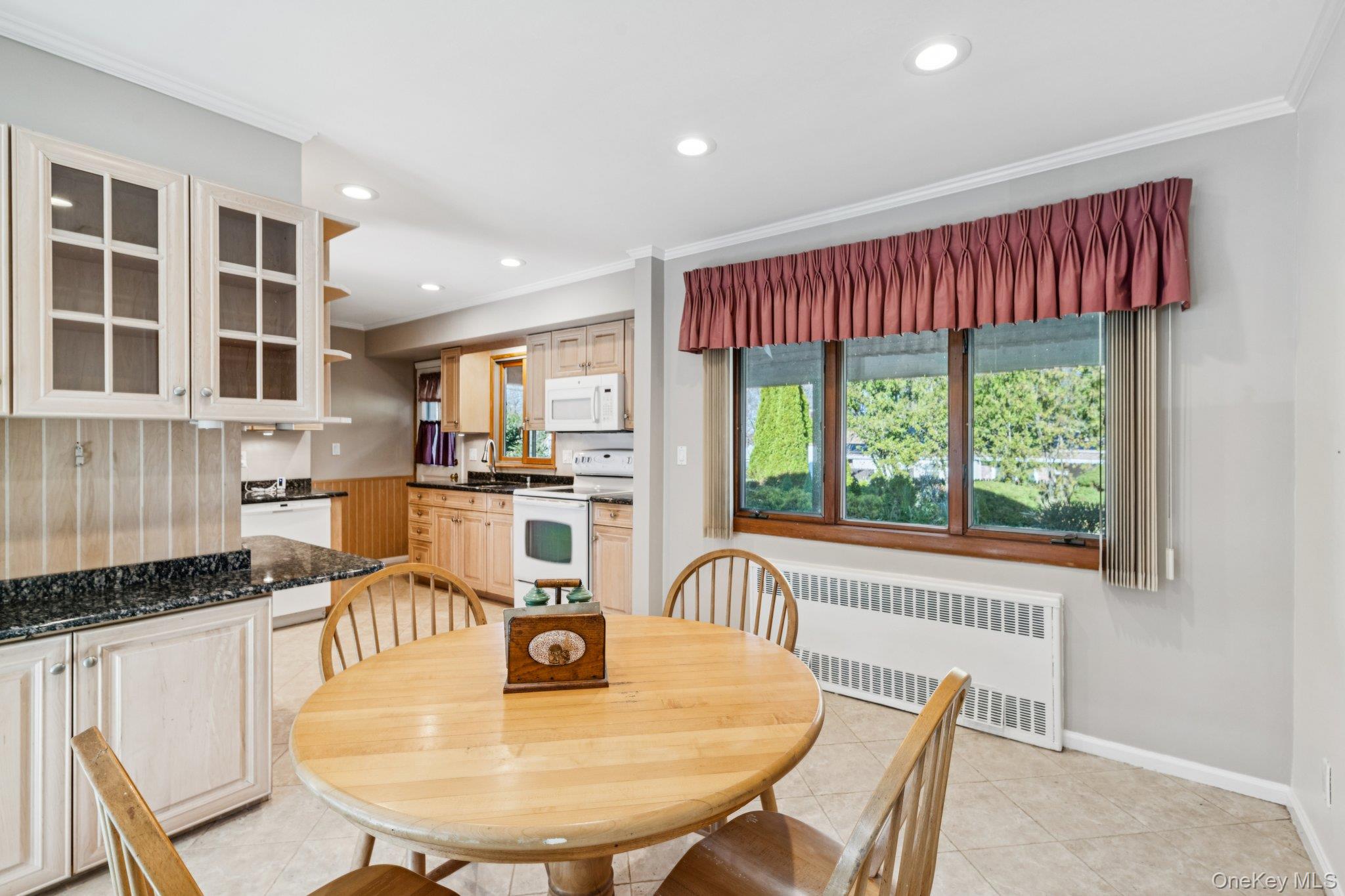 6 Silver Avenue, Huntington Station, NY 11746