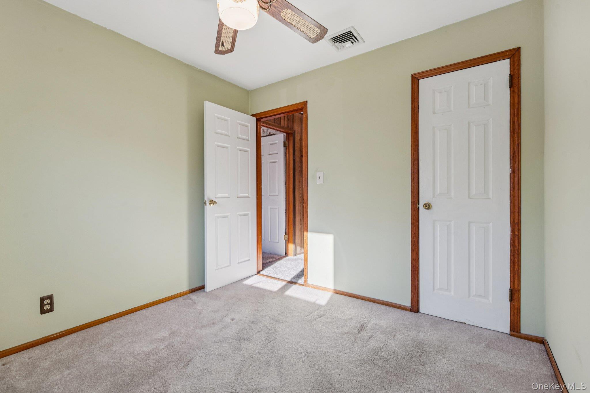 6 Silver Avenue, Huntington Station, NY 11746