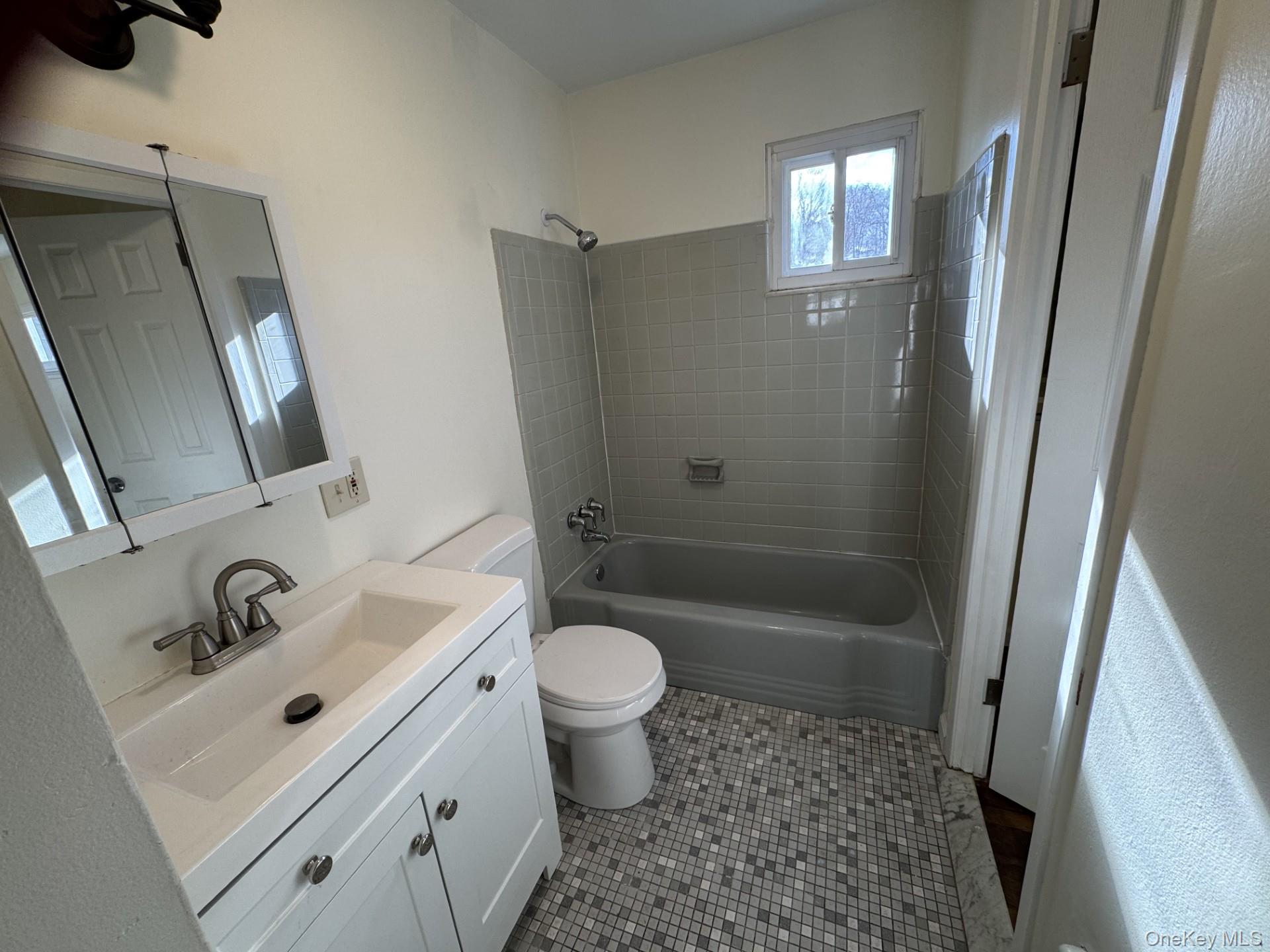 4 Morris Drive, Hyde Park, NY 12538