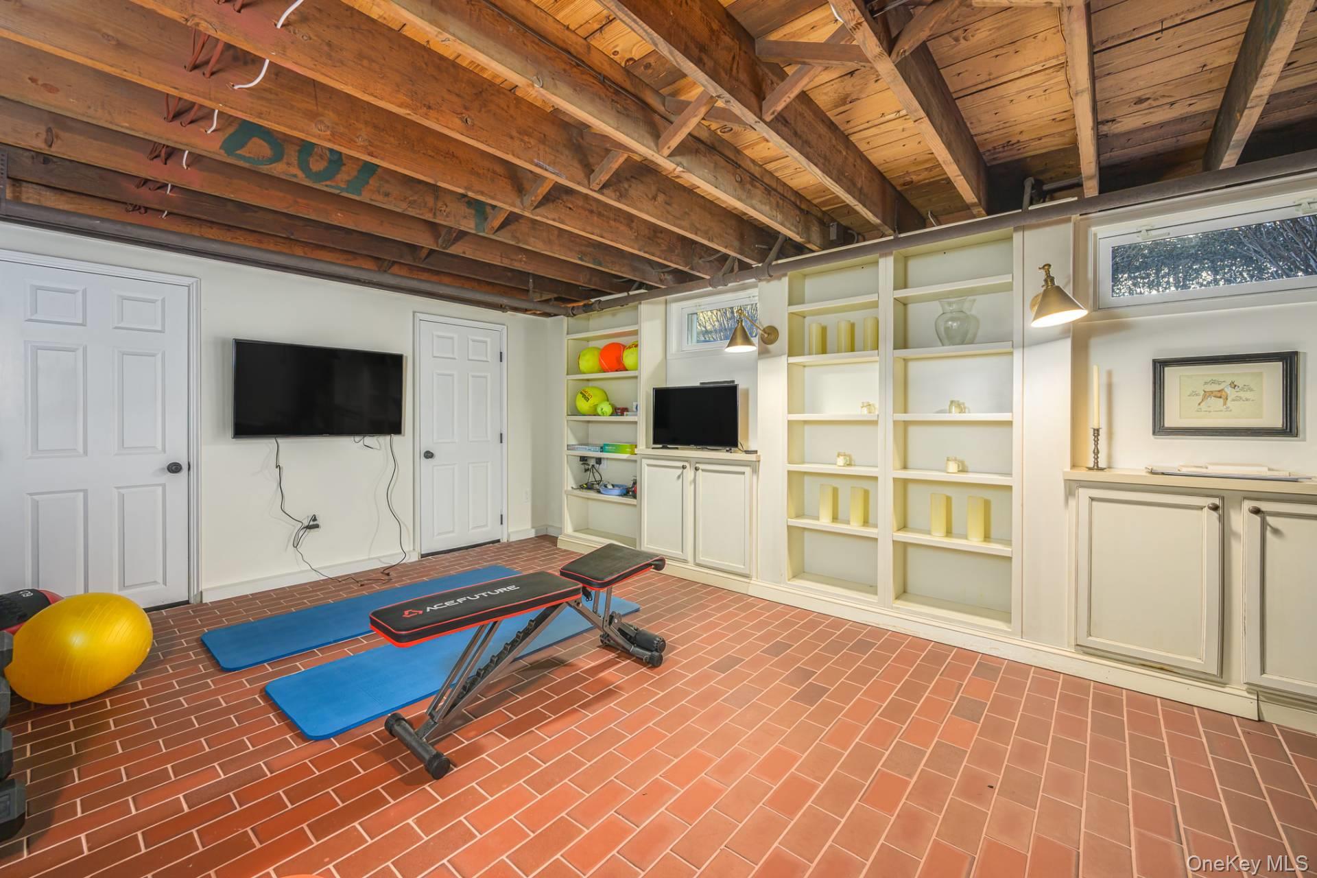 62 Jennings Avenue, Southampton, NY 11968