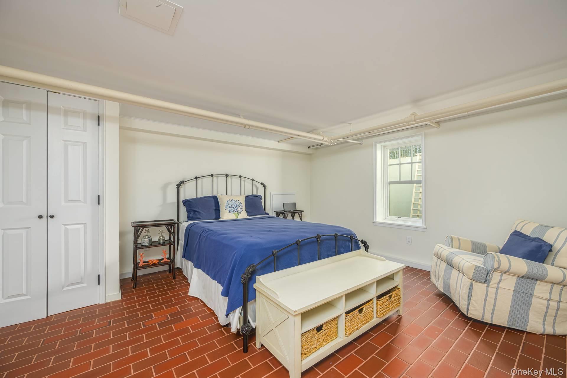 62 Jennings Avenue, Southampton, NY 11968