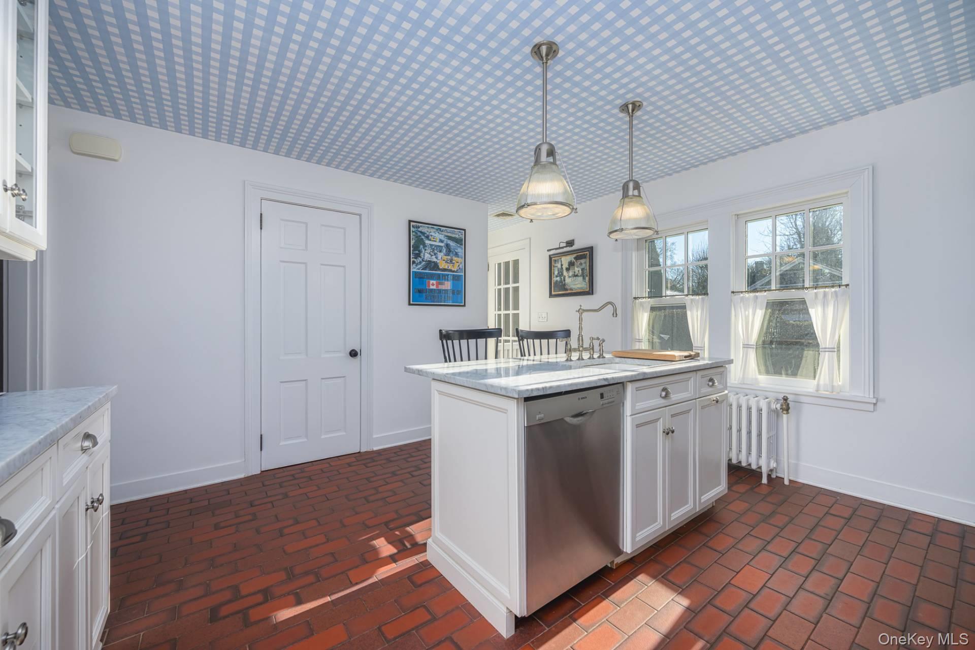 62 Jennings Avenue, Southampton, NY 11968