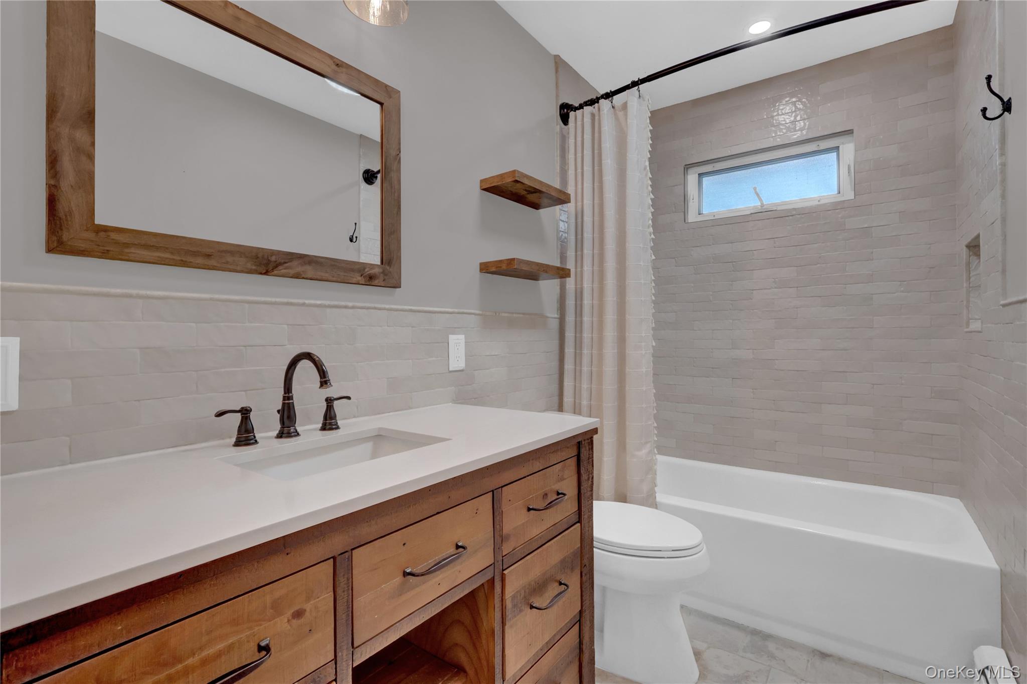 171 School Street, Oyster Bay, NY 11771