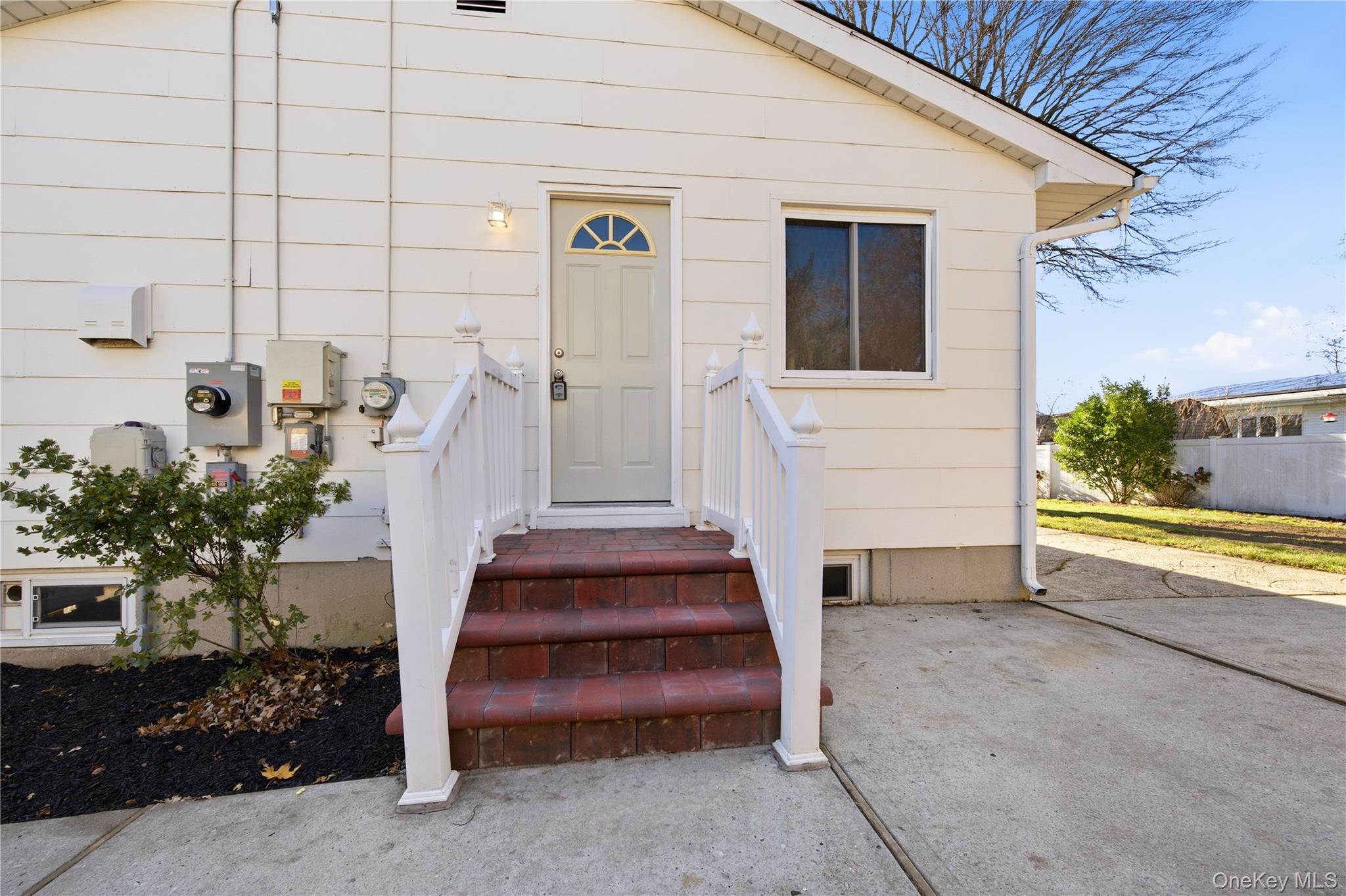 26 Wilshire Drive, North Babylon, NY 11703