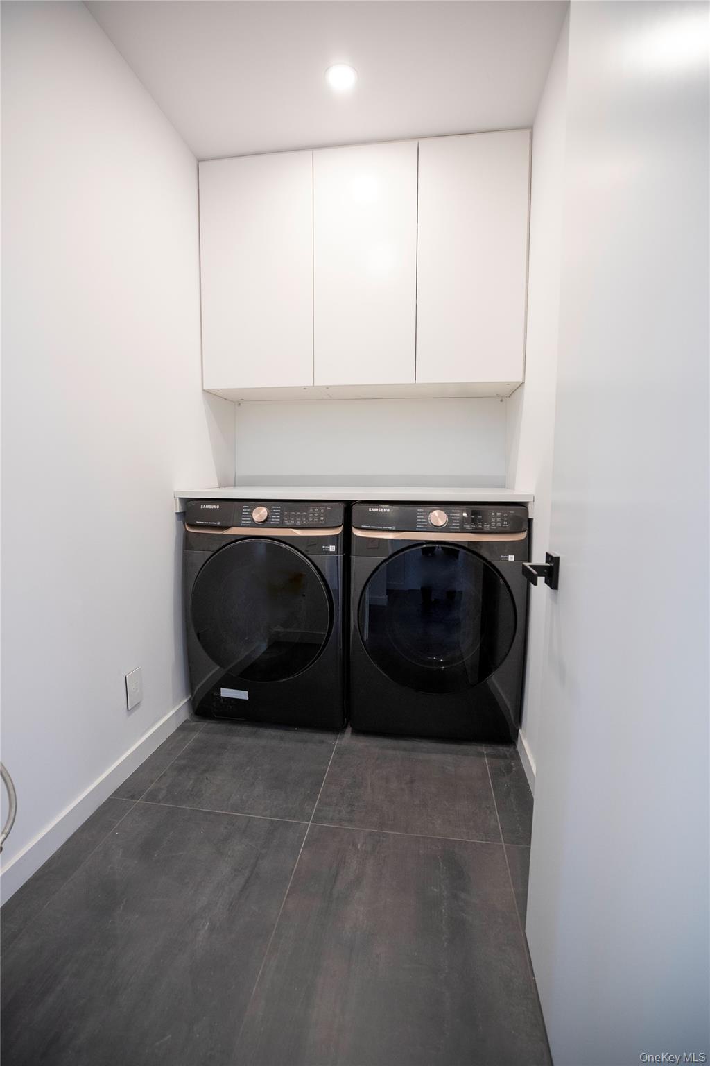 1 Short Lane, Levittown, NY 11756