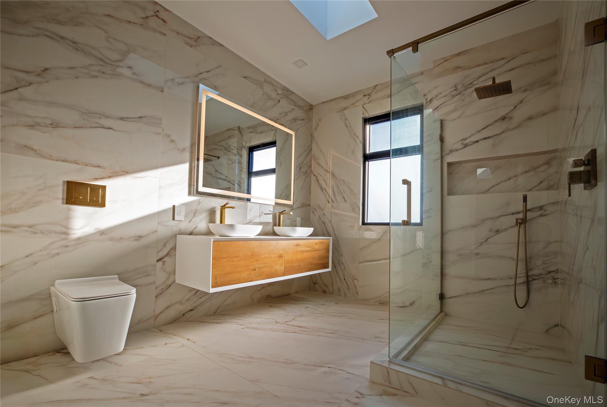 1 Short Lane, Levittown, NY 11756