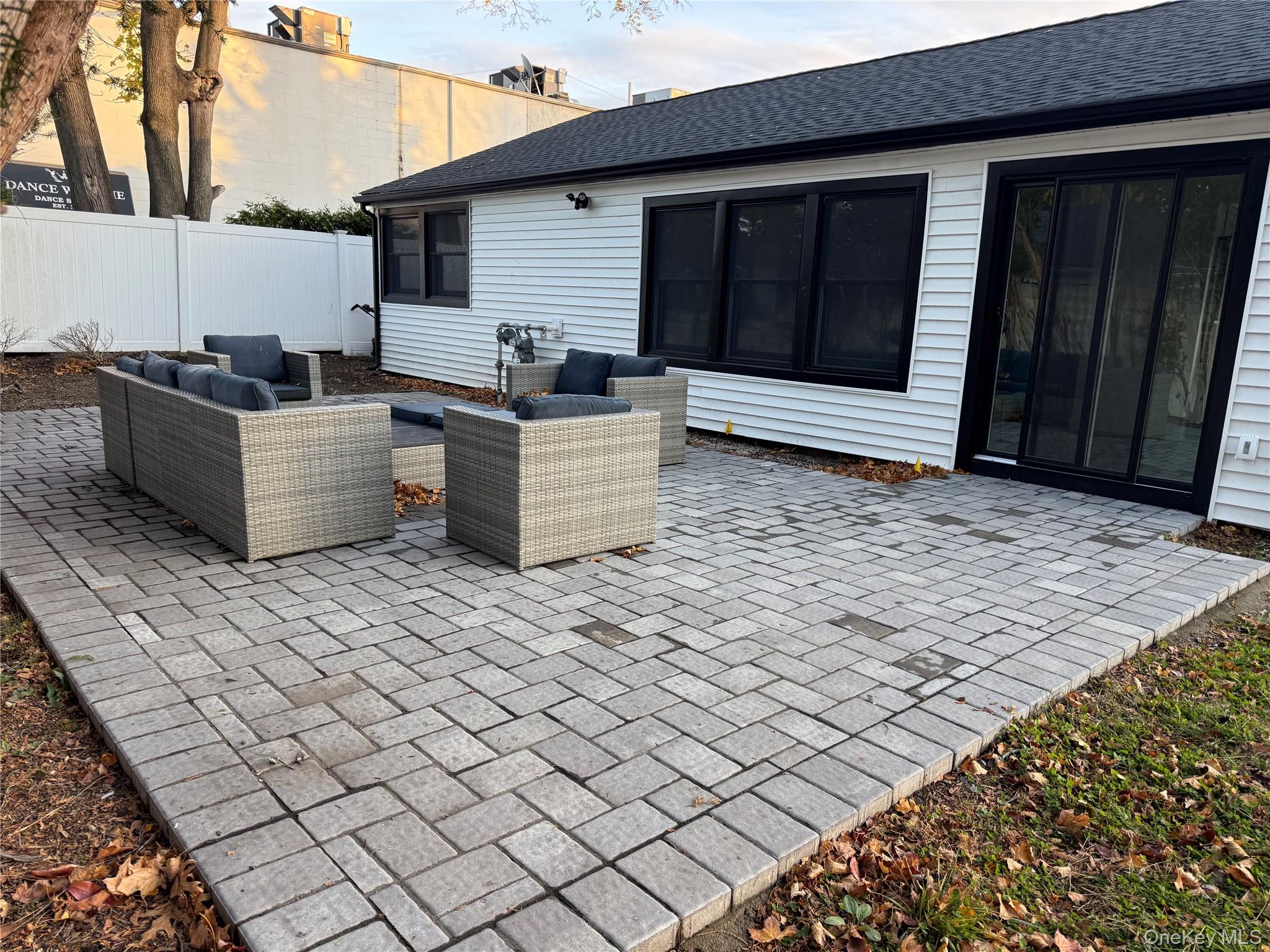 2 Park Avenue, Greenvale, NY 11548