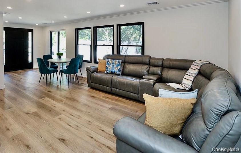 2 Park Avenue, Greenvale, NY 11548