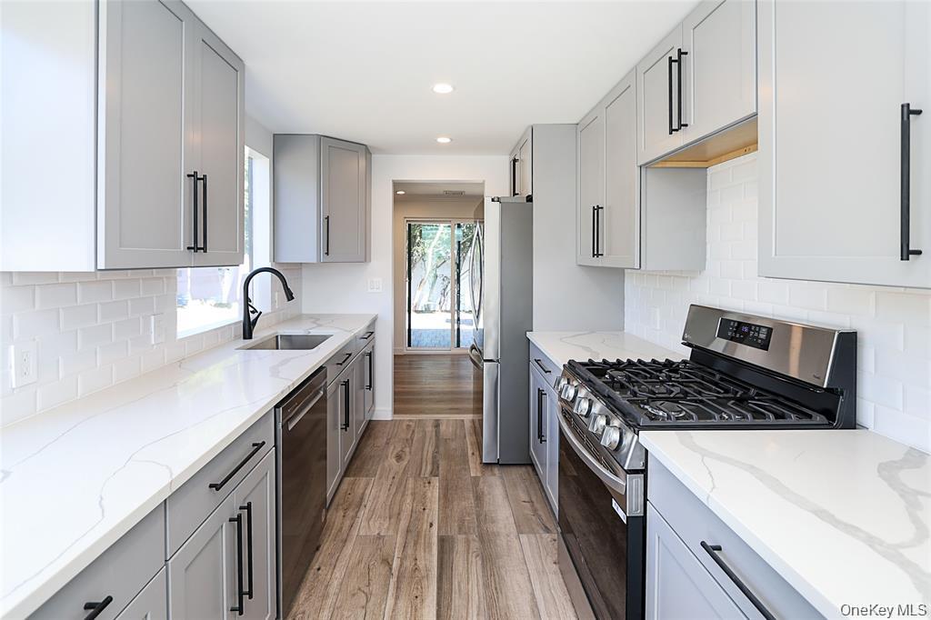 2 Park Avenue, Greenvale, NY 11548