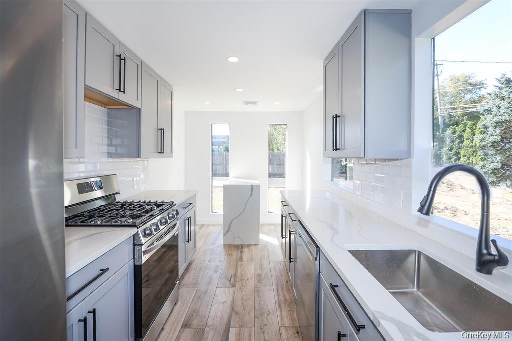 2 Park Avenue, Greenvale, NY 11548