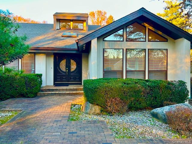 5 Carman Court, Dix Hills, NY 11746