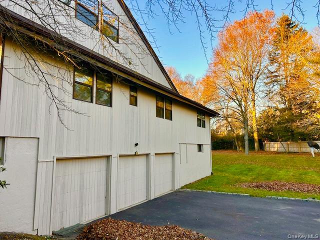 5 Carman Court, Dix Hills, NY 11746