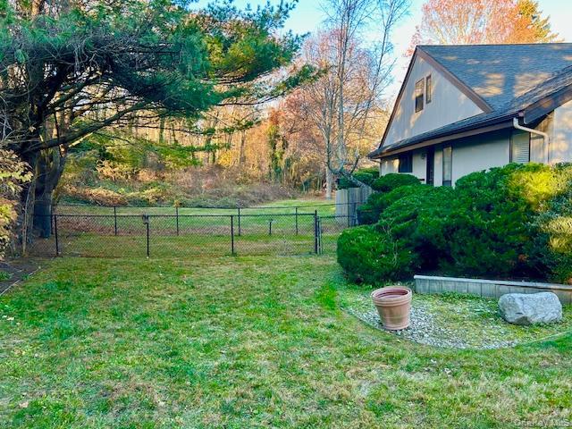 5 Carman Court, Dix Hills, NY 11746