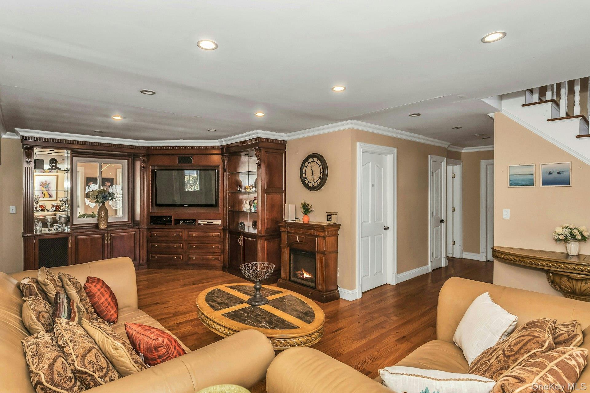 4 Laurette Lane, Freeport, NY 11520