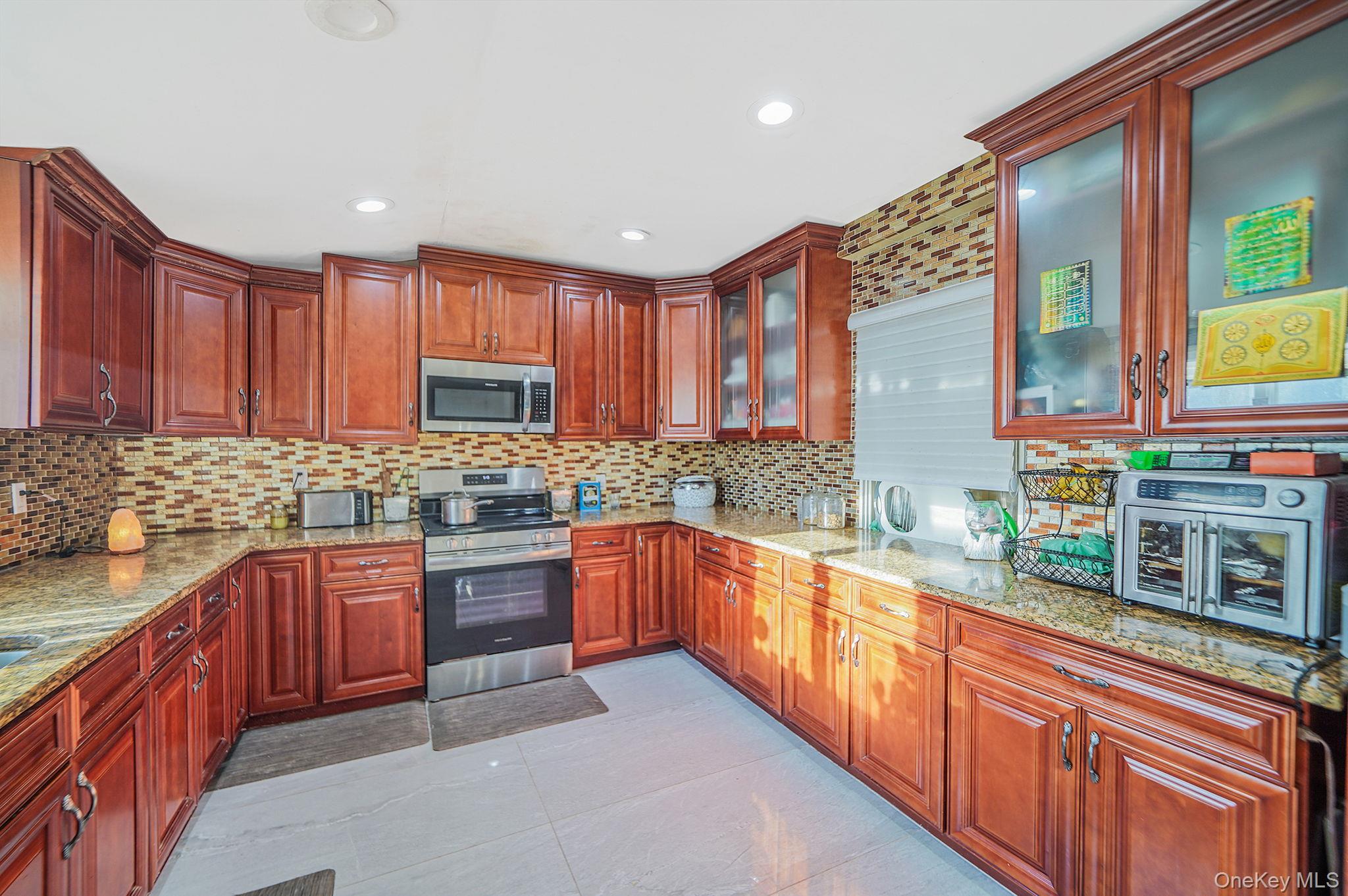 897 Washington Avenue, Westbury, NY 11590