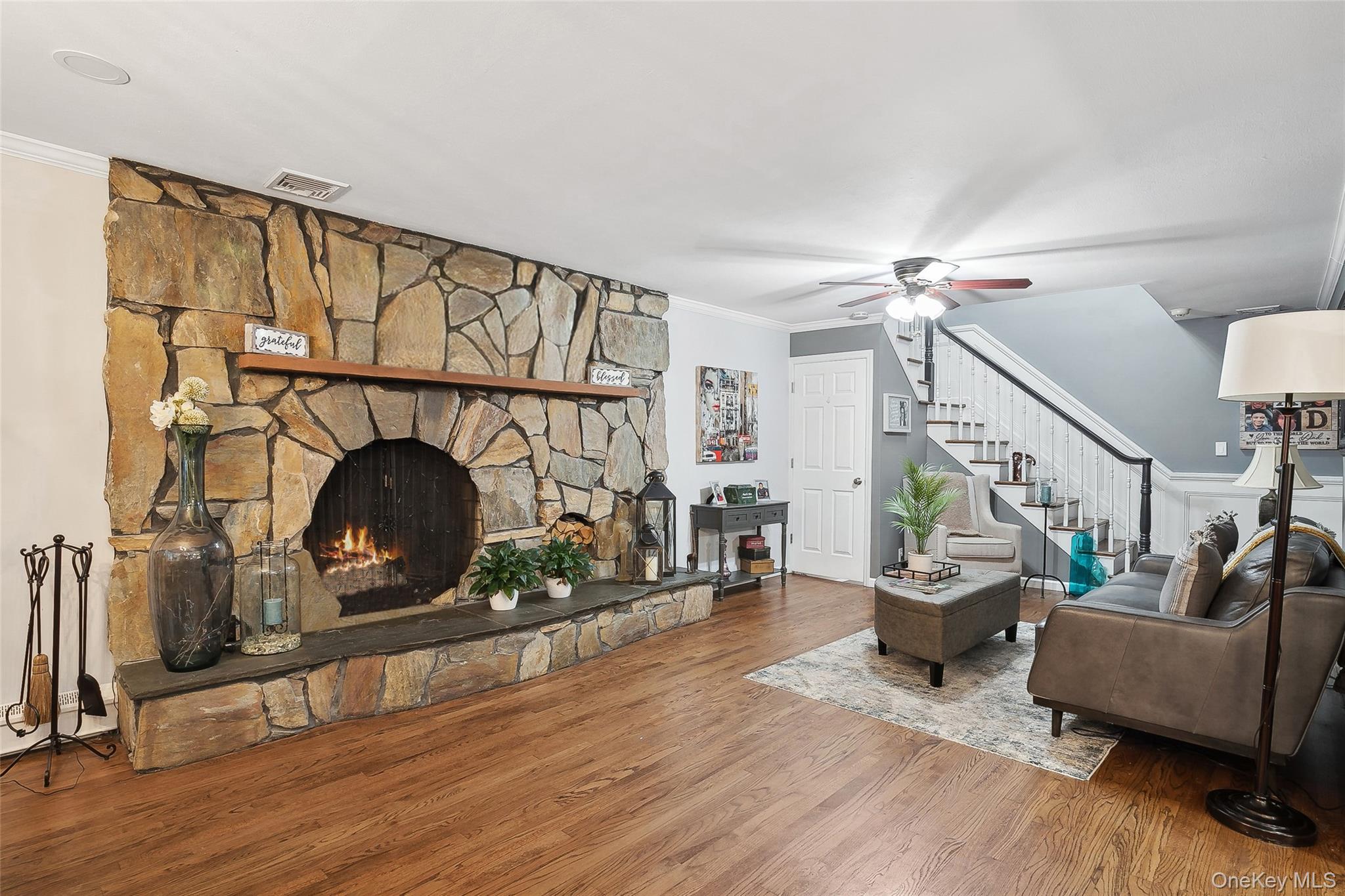 241 N Hamilton Avenue, Lindenhurst, NY 11757