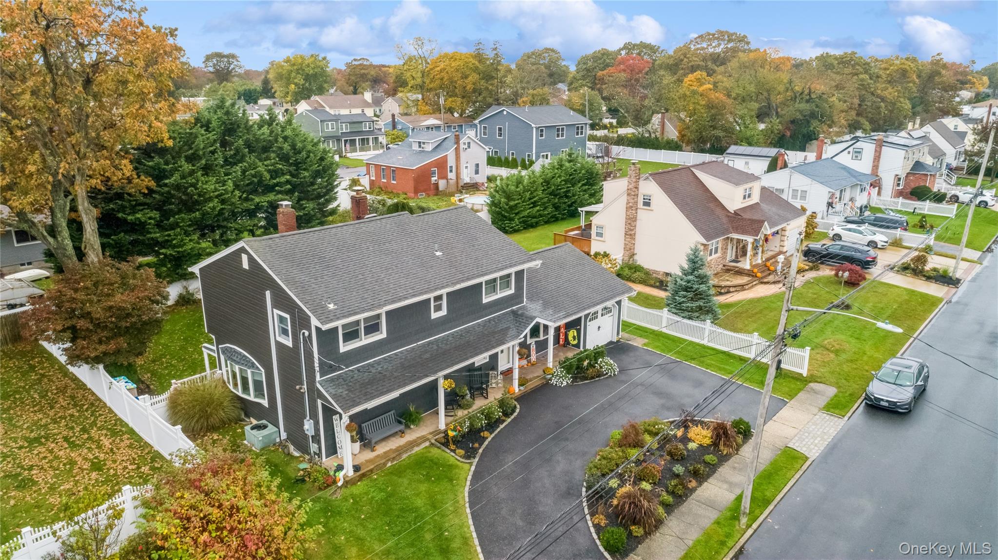 241 N Hamilton Avenue, Lindenhurst, NY 11757