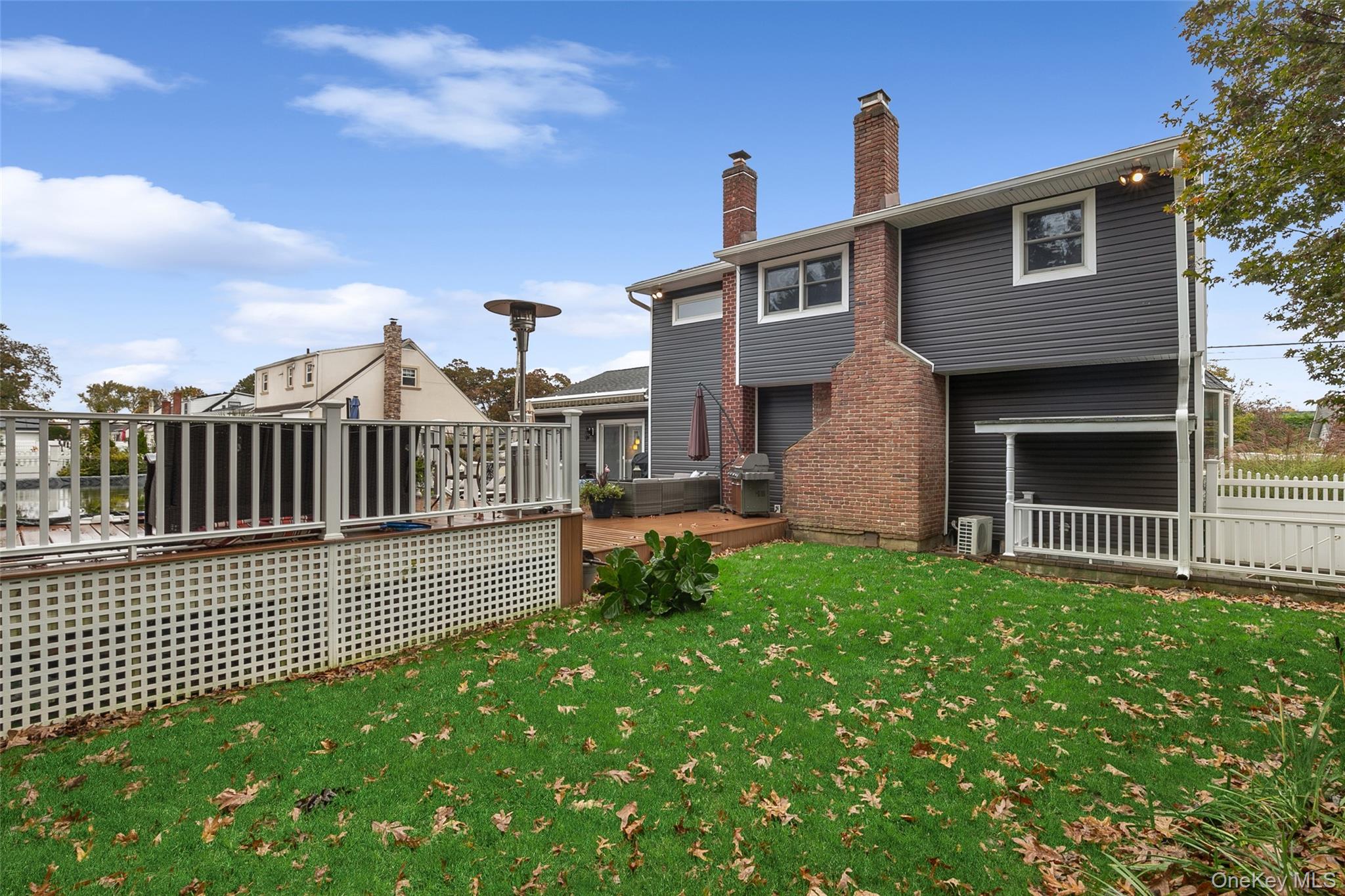 241 N Hamilton Avenue, Lindenhurst, NY 11757