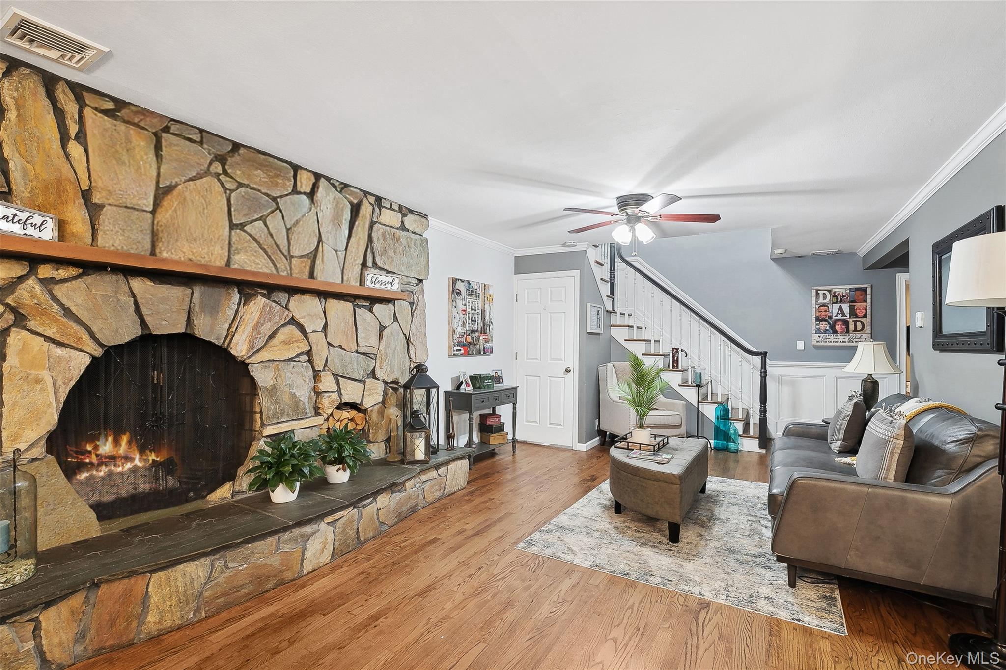 241 N Hamilton Avenue, Lindenhurst, NY 11757