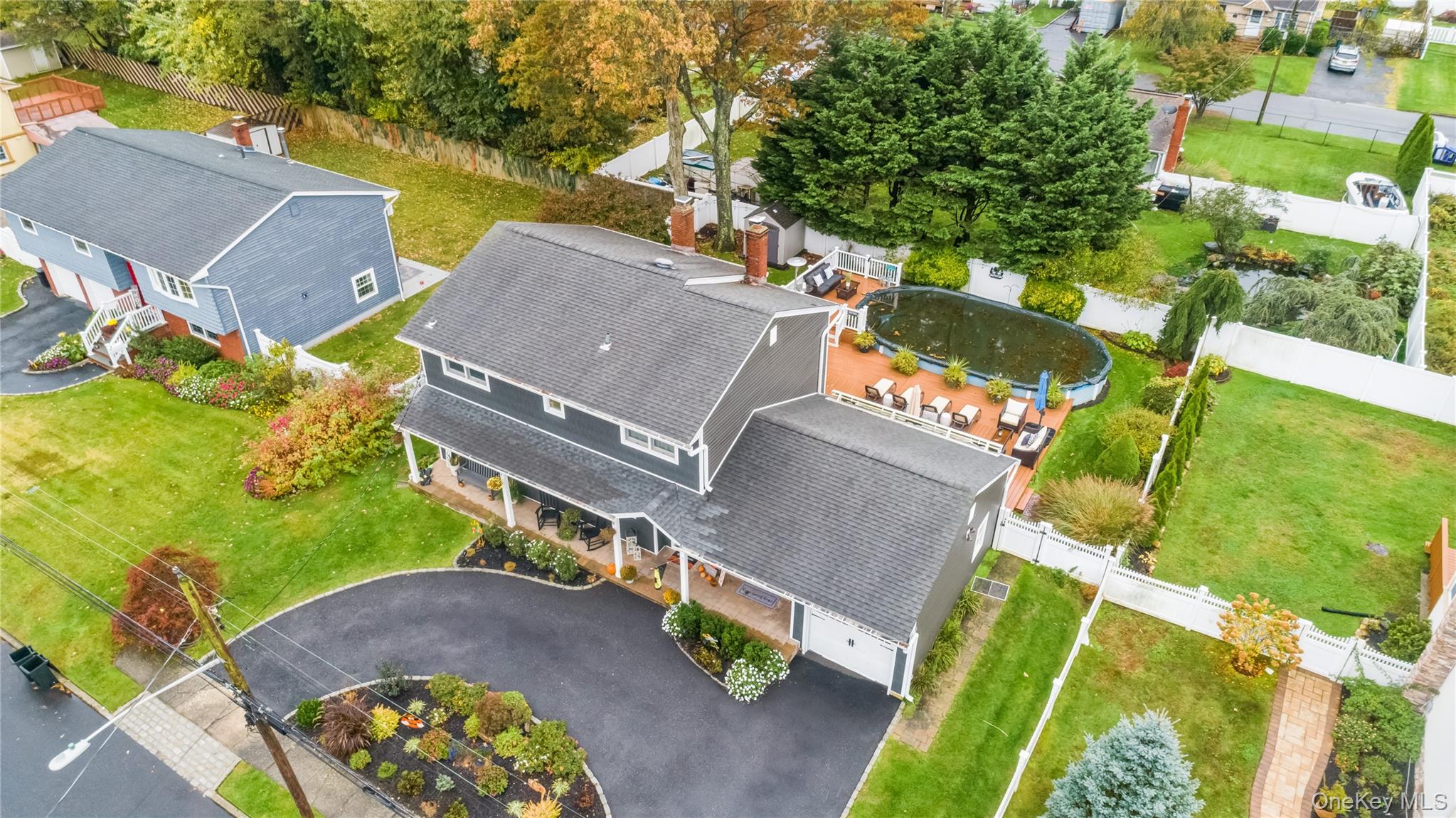 241 N Hamilton Avenue, Lindenhurst, NY 11757