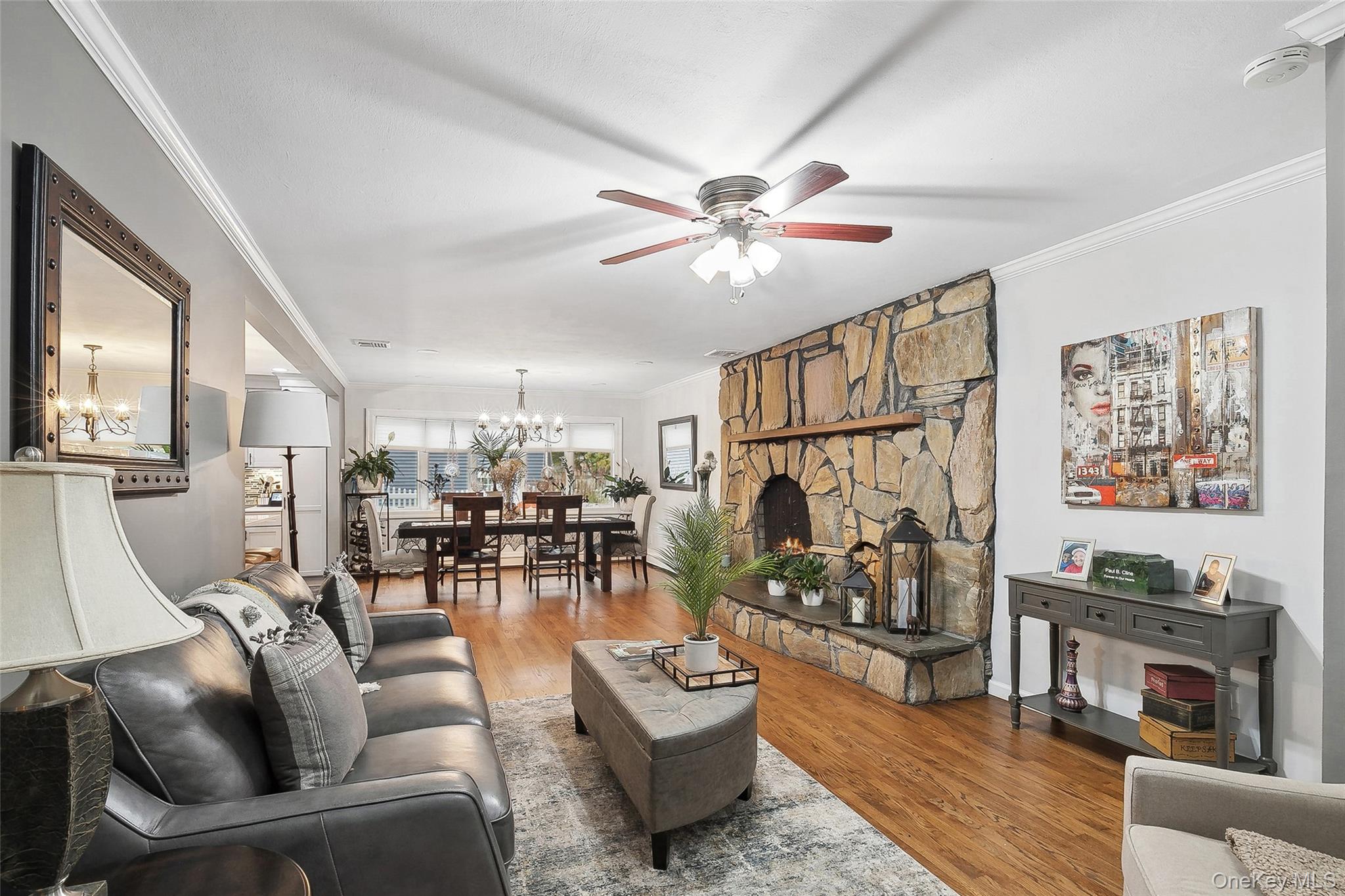 241 N Hamilton Avenue, Lindenhurst, NY 11757