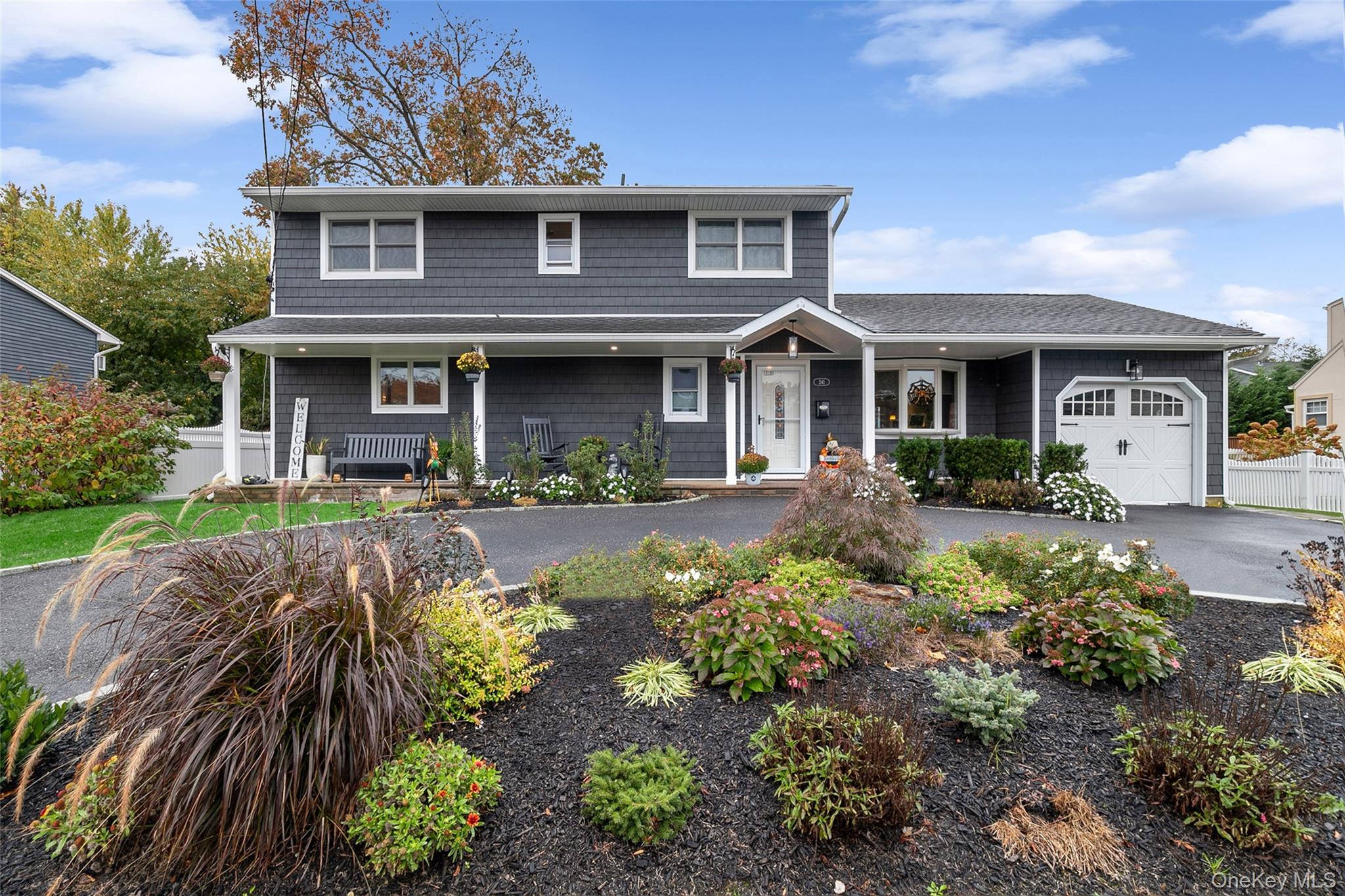 241 N Hamilton Avenue, Lindenhurst, NY 11757