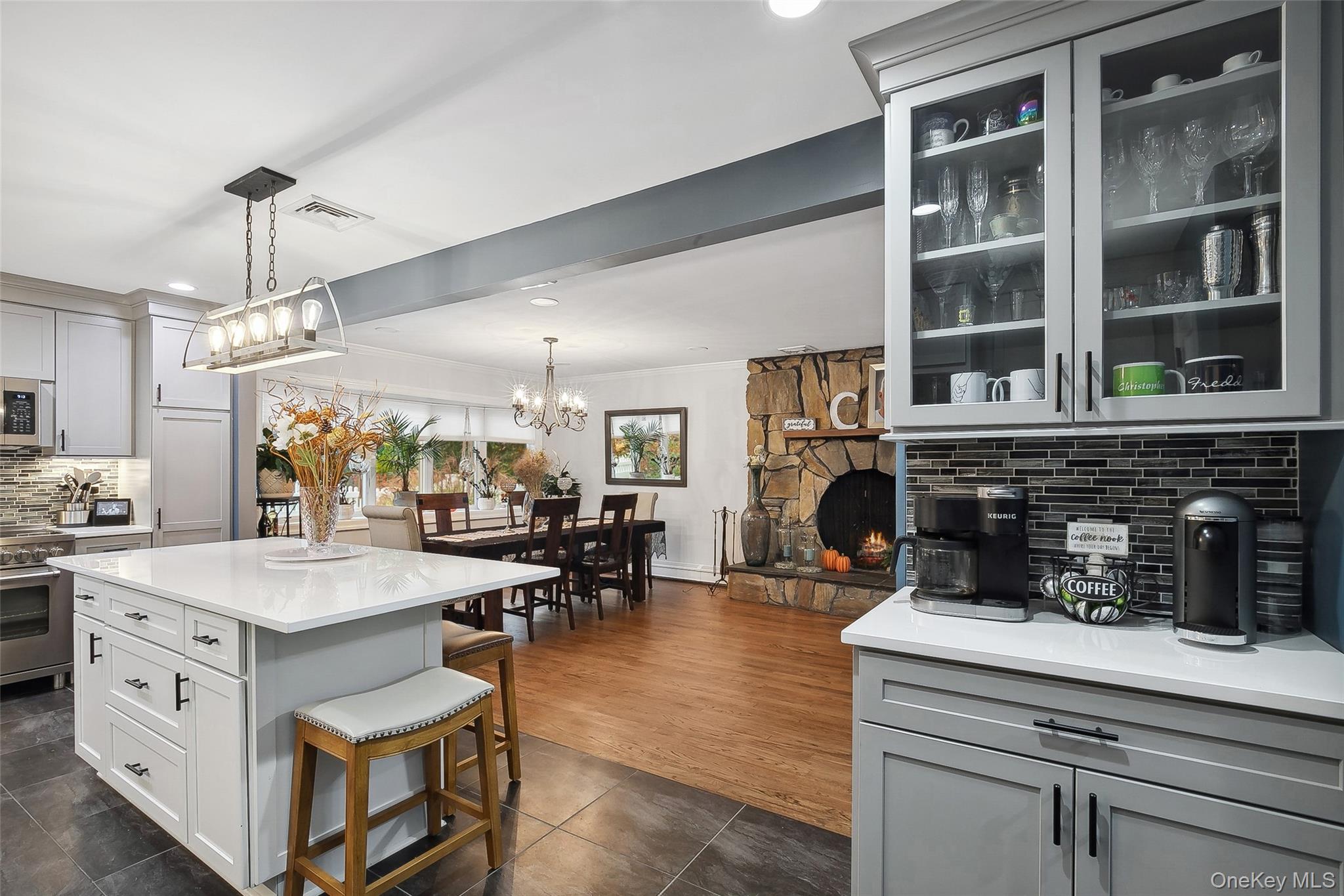 241 N Hamilton Avenue, Lindenhurst, NY 11757