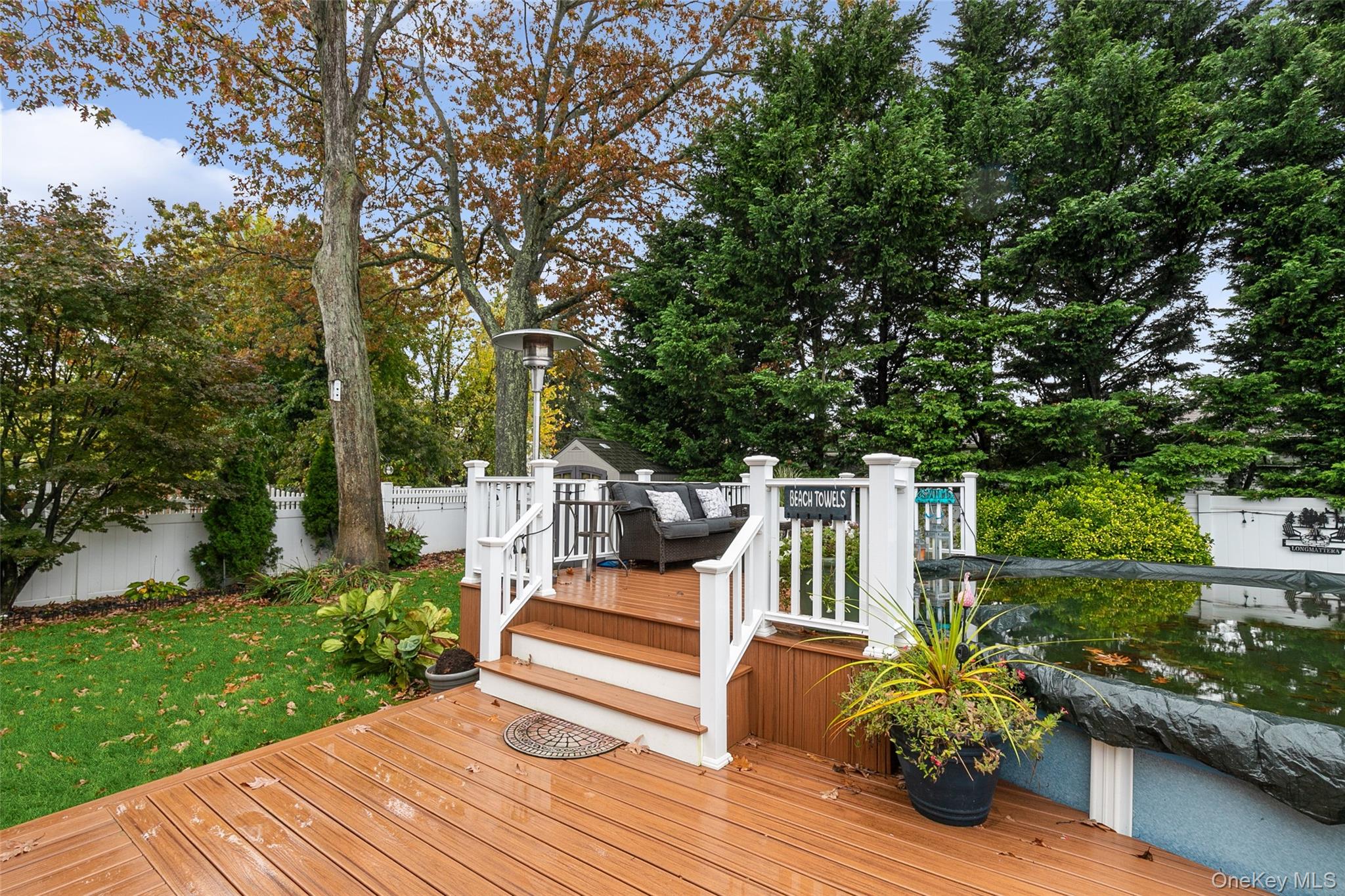 241 N Hamilton Avenue, Lindenhurst, NY 11757