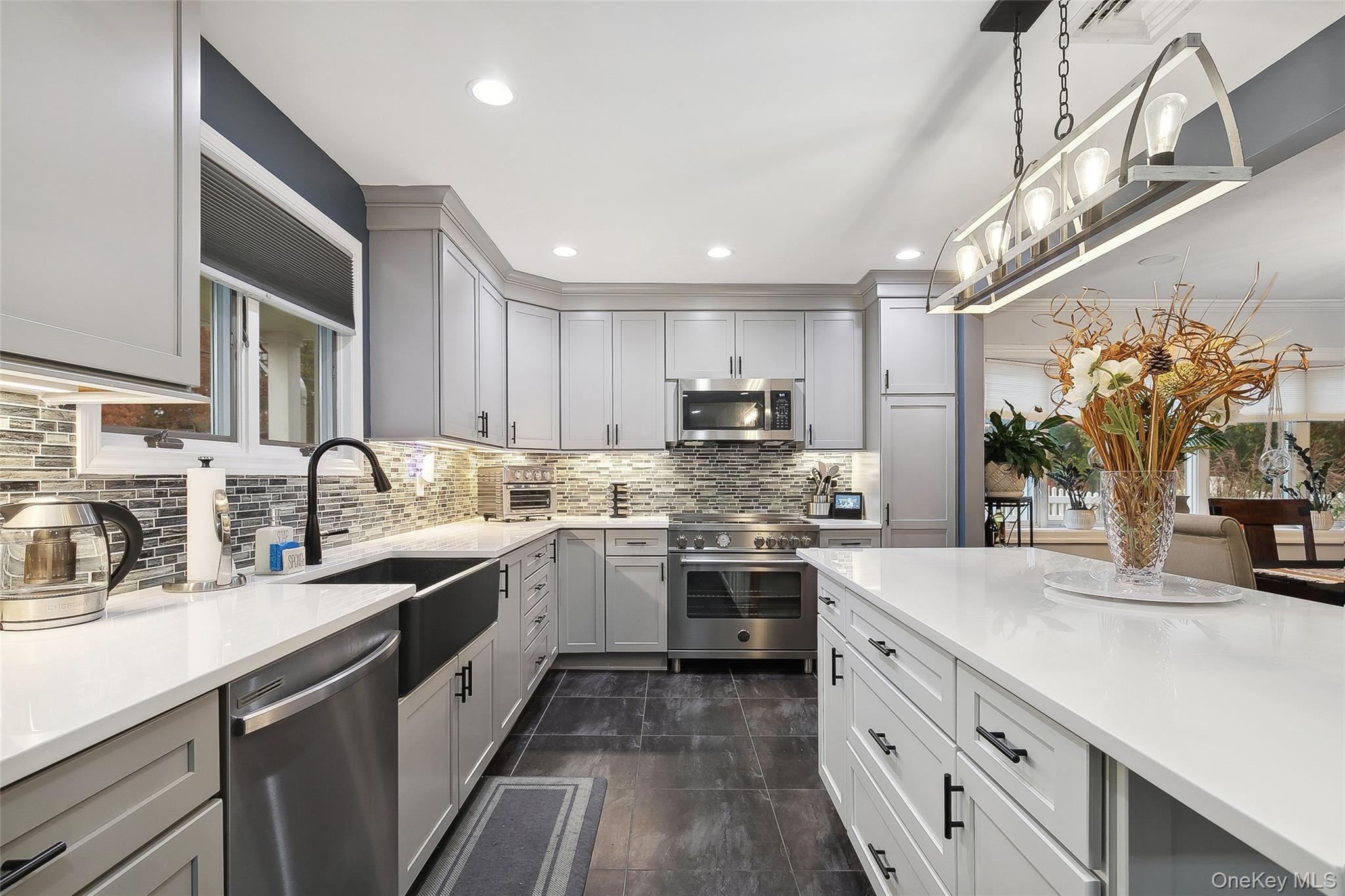 241 N Hamilton Avenue, Lindenhurst, NY 11757