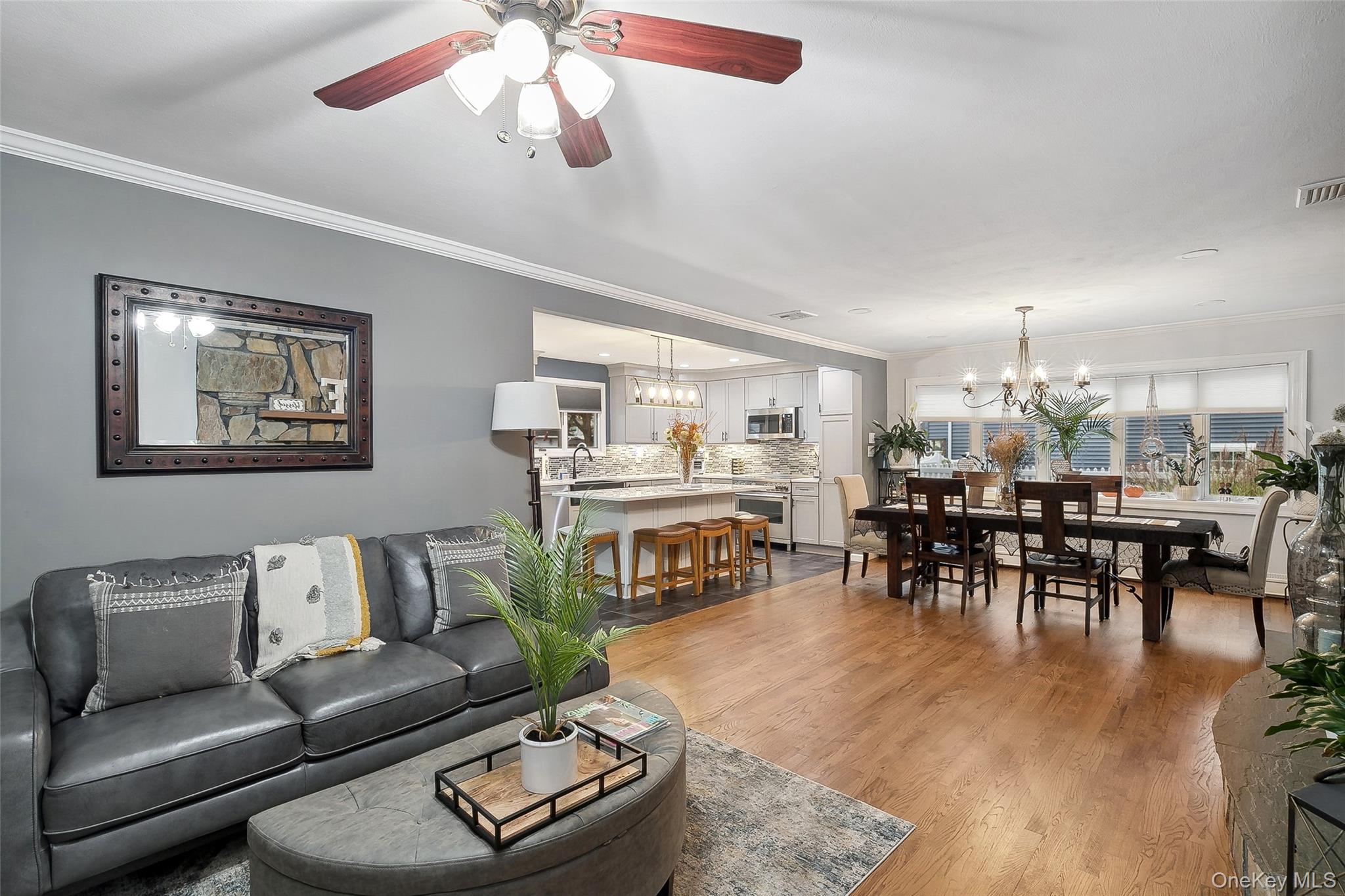 241 N Hamilton Avenue, Lindenhurst, NY 11757