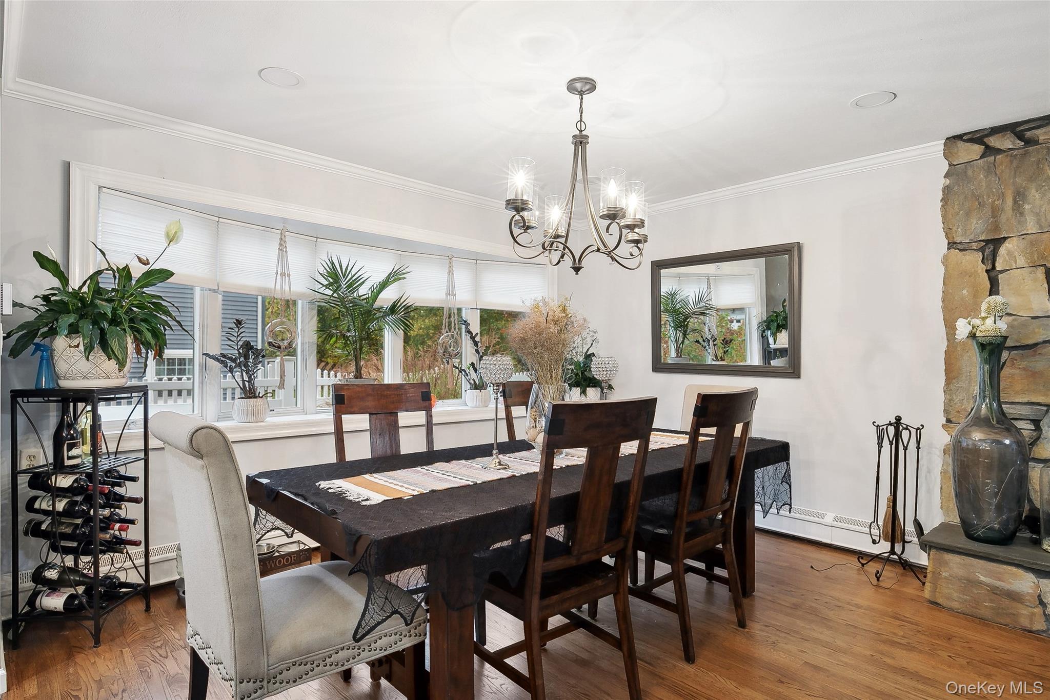 241 N Hamilton Avenue, Lindenhurst, NY 11757