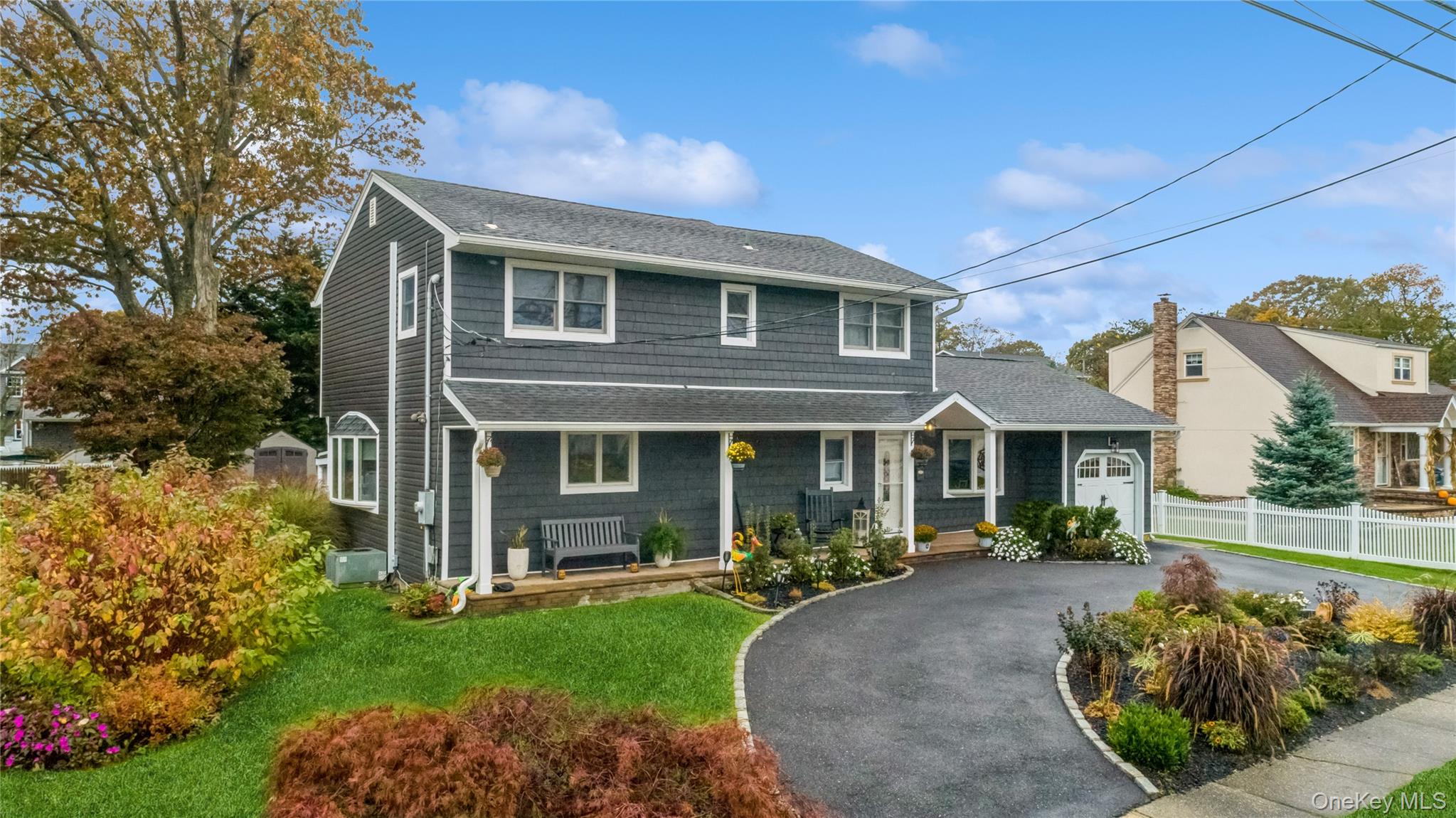 241 N Hamilton Avenue, Lindenhurst, NY 11757