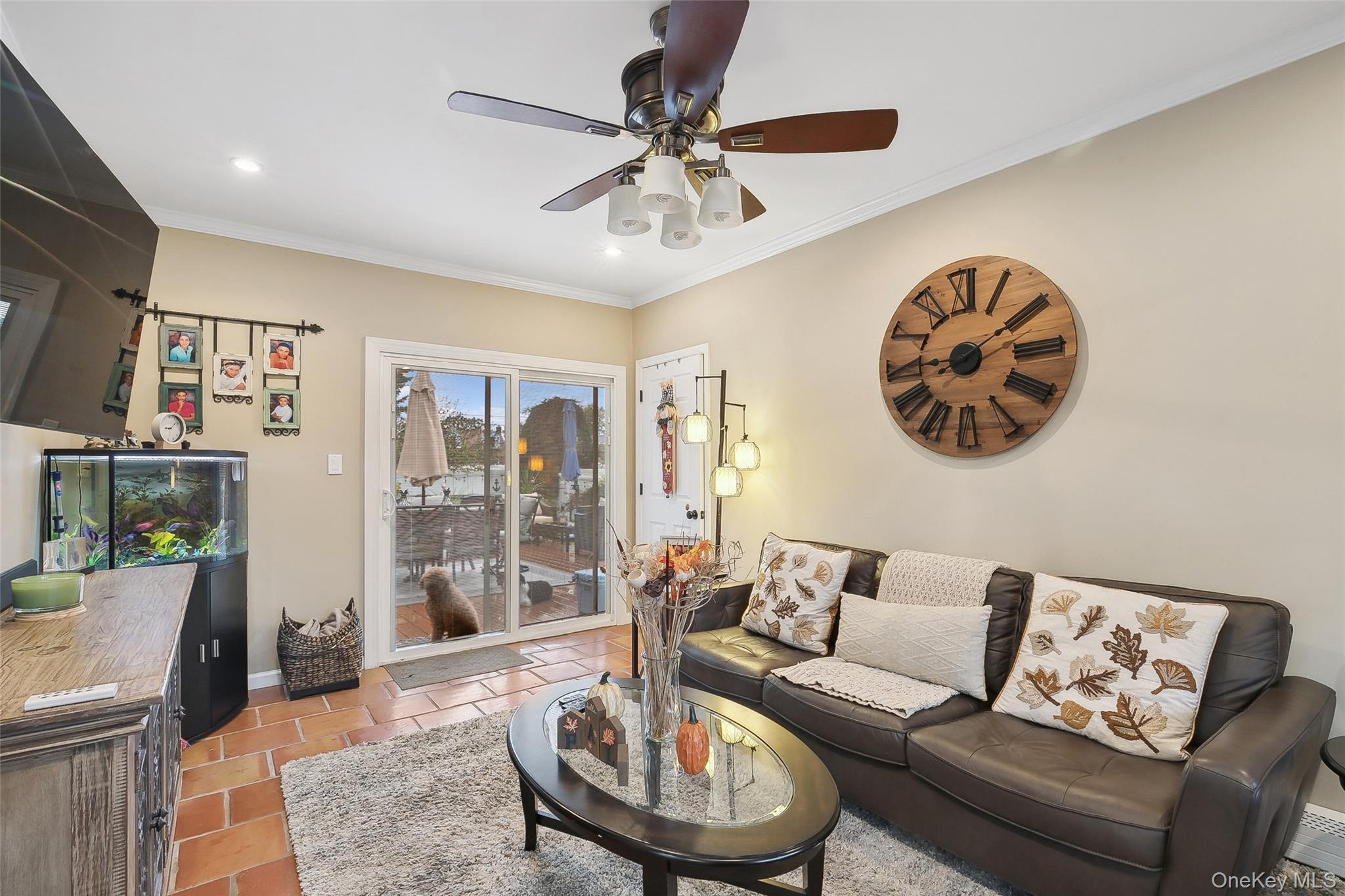 241 N Hamilton Avenue, Lindenhurst, NY 11757