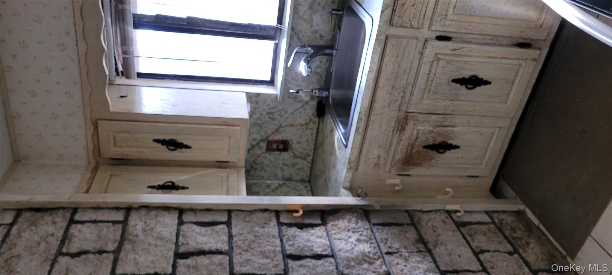 18 Kent Road, Wappingers Falls, NY 12590