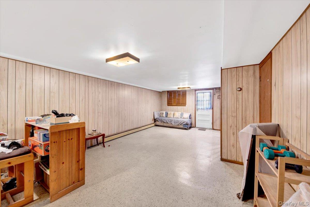 733 Rhinelander Avenue, Bronx, NY 10462