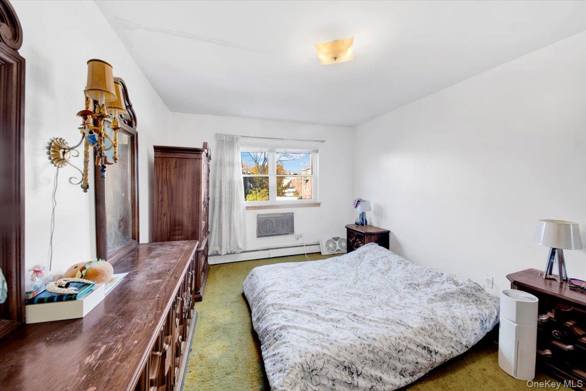 733 Rhinelander Avenue, Bronx, NY 10462