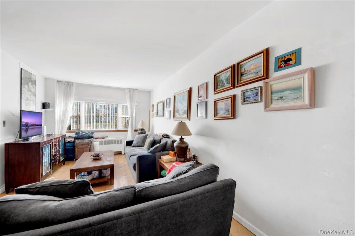 733 Rhinelander Avenue, Bronx, NY 10462