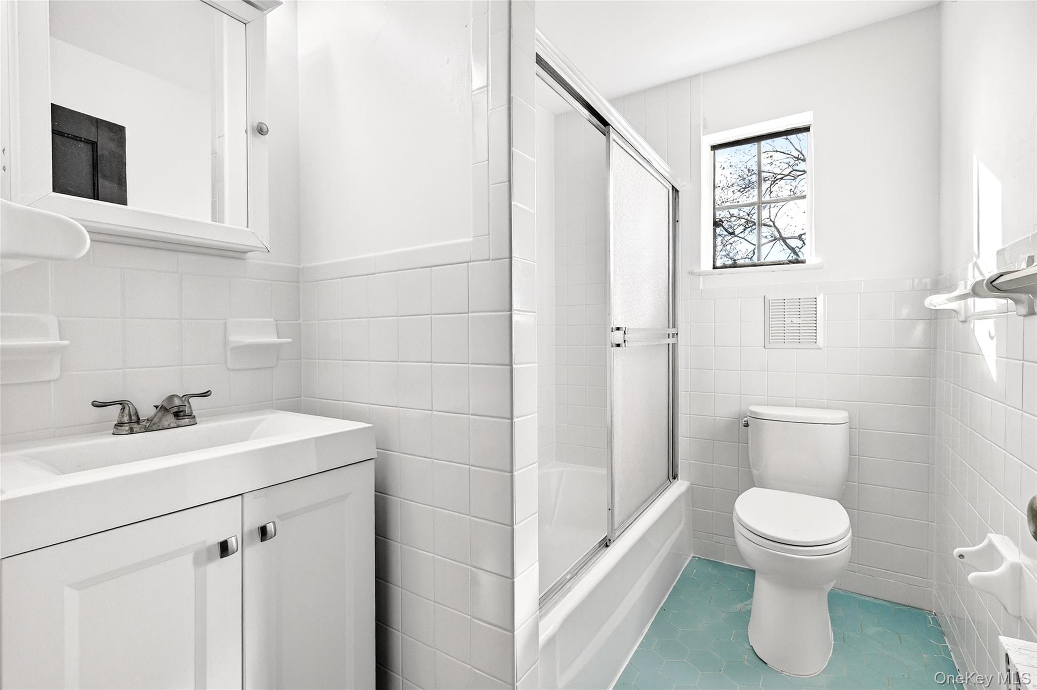 5 Seymour Place, White Plains, NY 10605