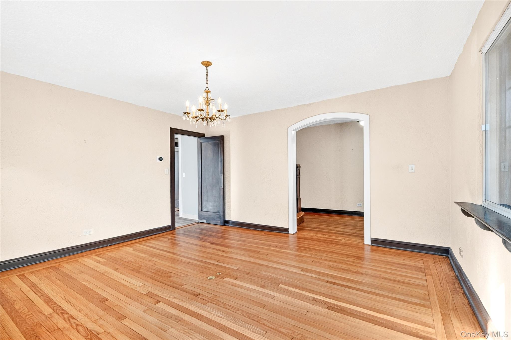 5 Seymour Place, White Plains, NY 10605