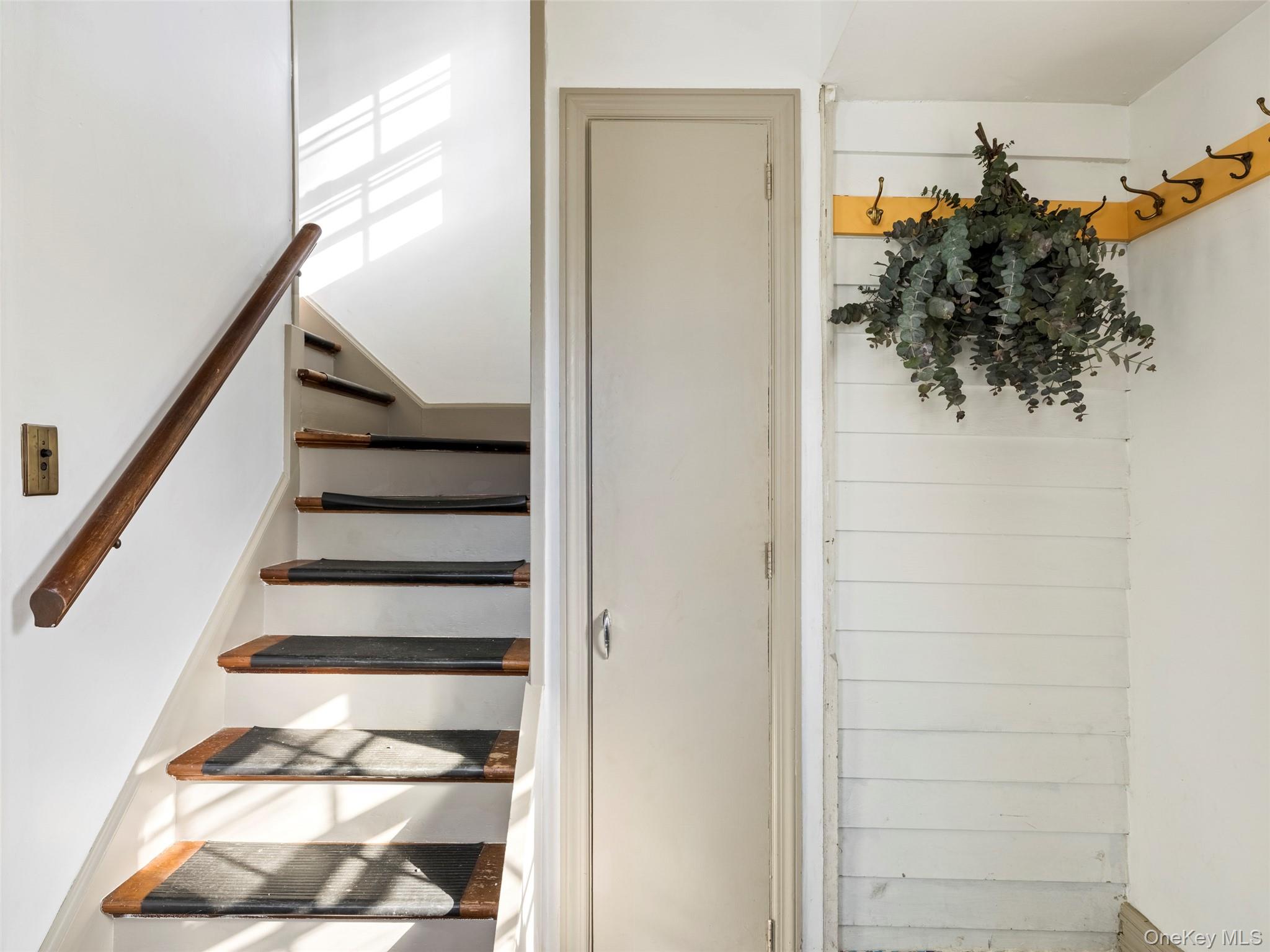 7432 S Broadway, Red Hook, NY 12571