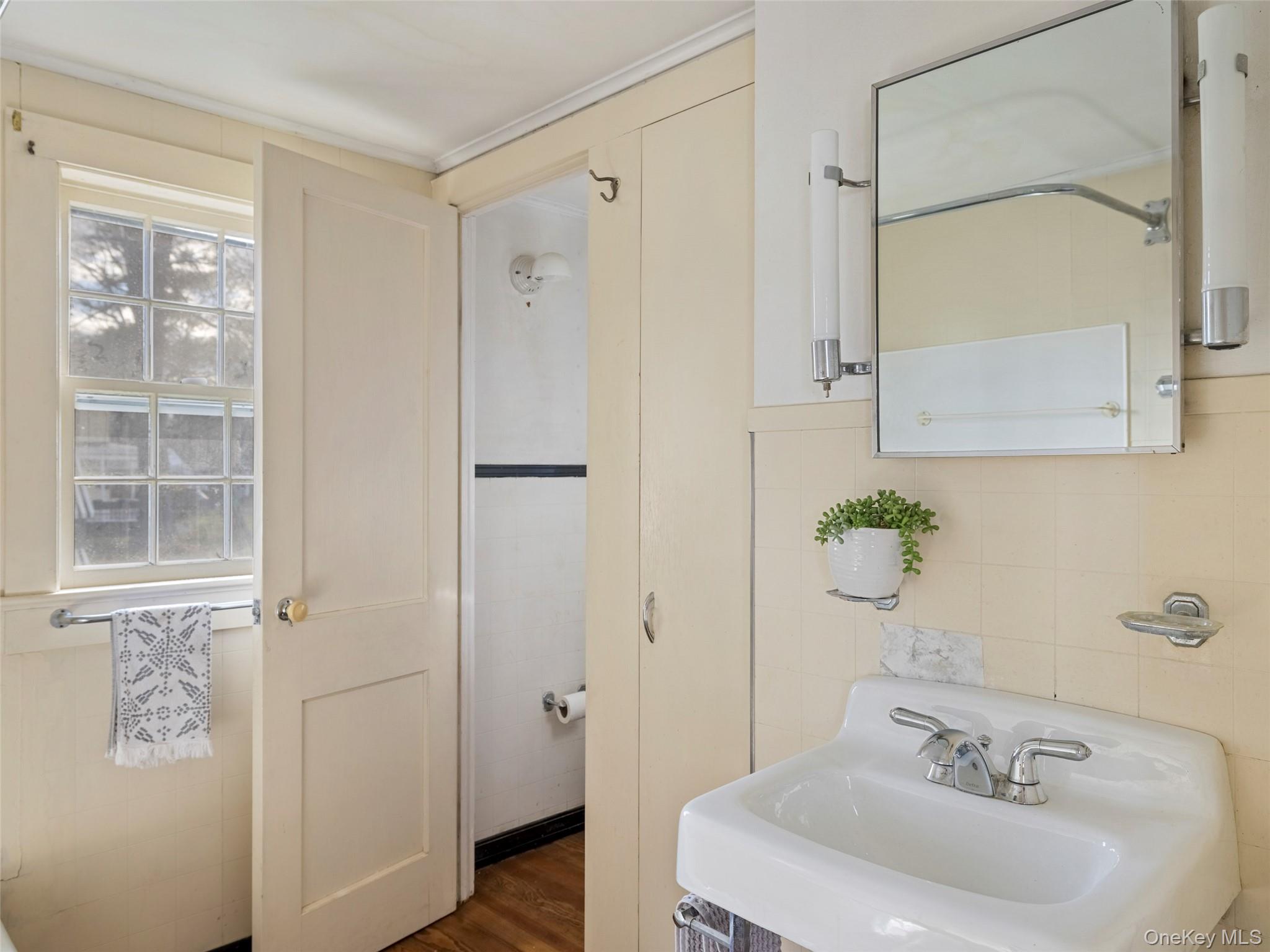 7432 S Broadway, Red Hook, NY 12571