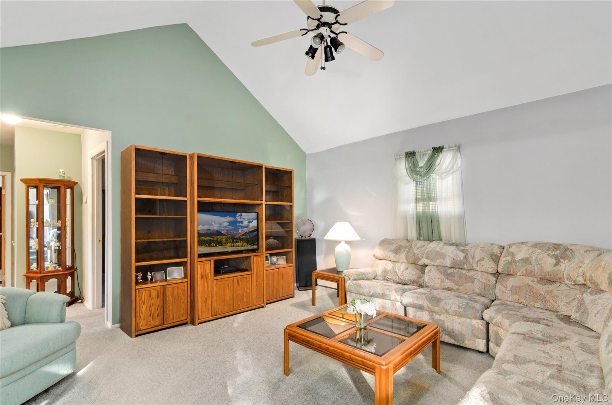 25 45th Street, Islip, NY 11751