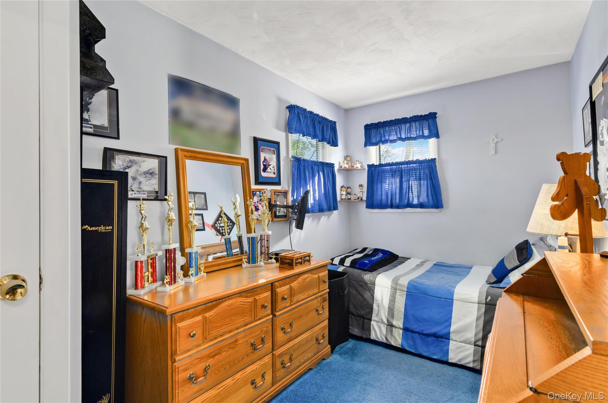 25 45th Street, Islip, NY 11751