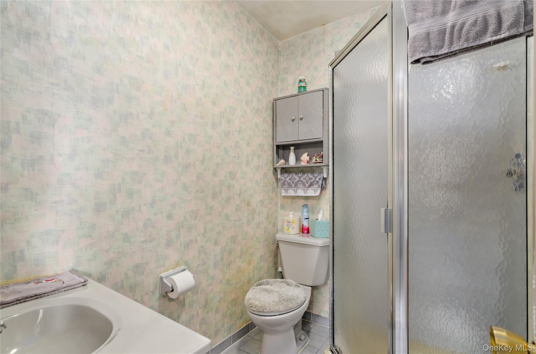 25 45th Street, Islip, NY 11751