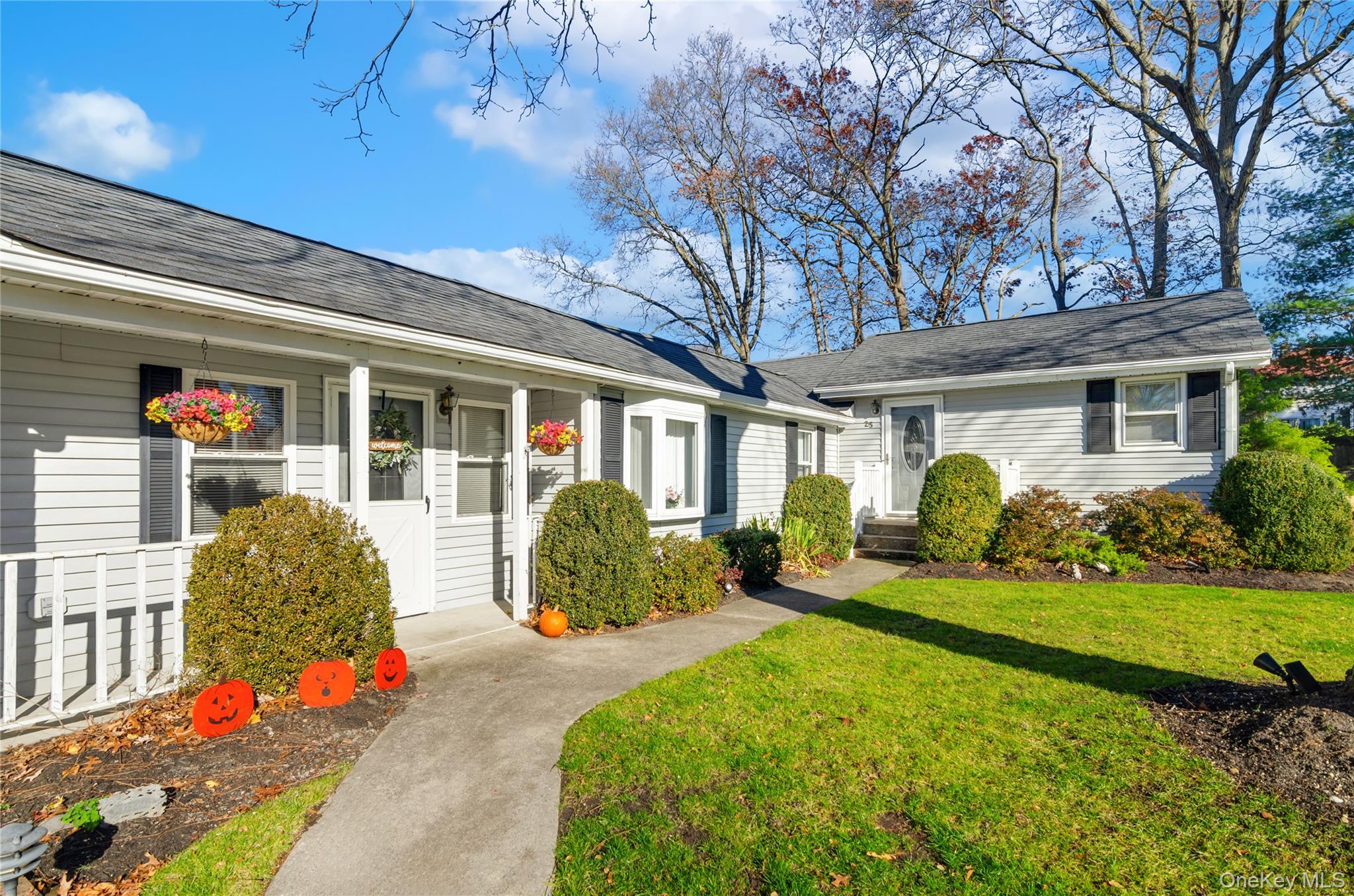 25 45th Street, Islip, NY 11751