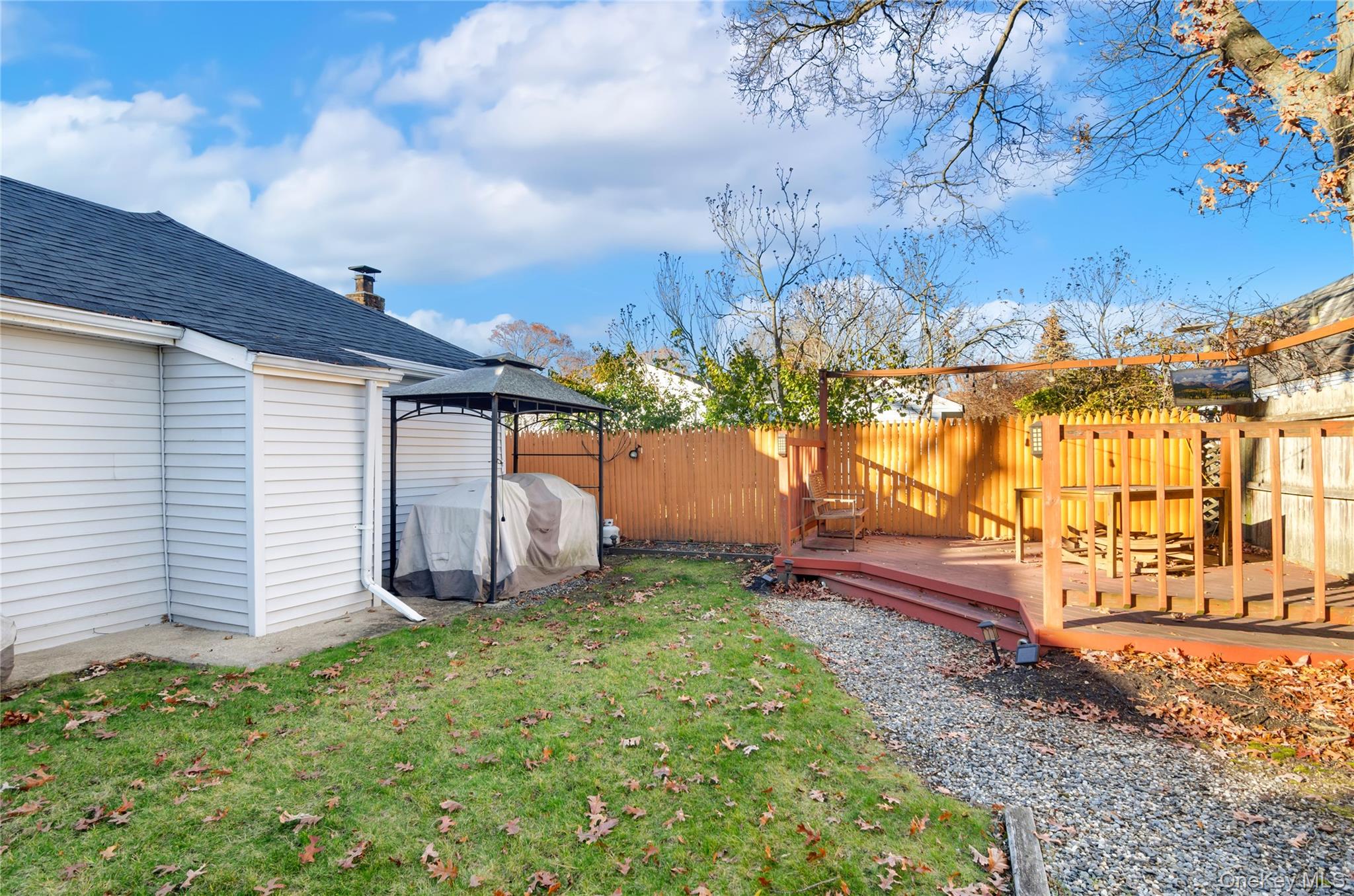 25 45th Street, Islip, NY 11751