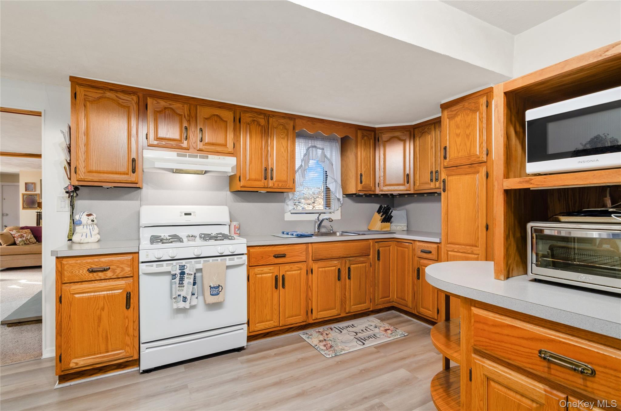 25 45th Street, Islip, NY 11751