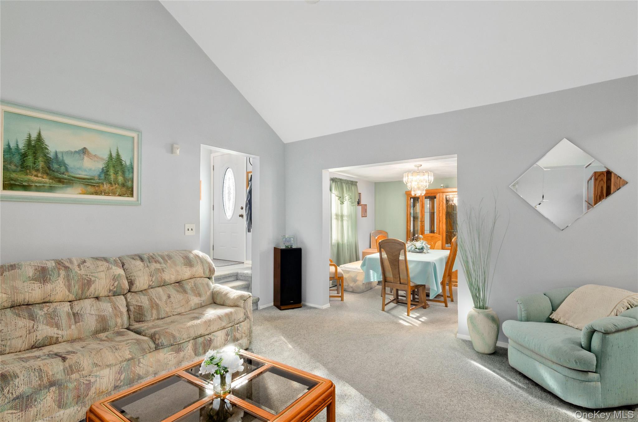 25 45th Street, Islip, NY 11751