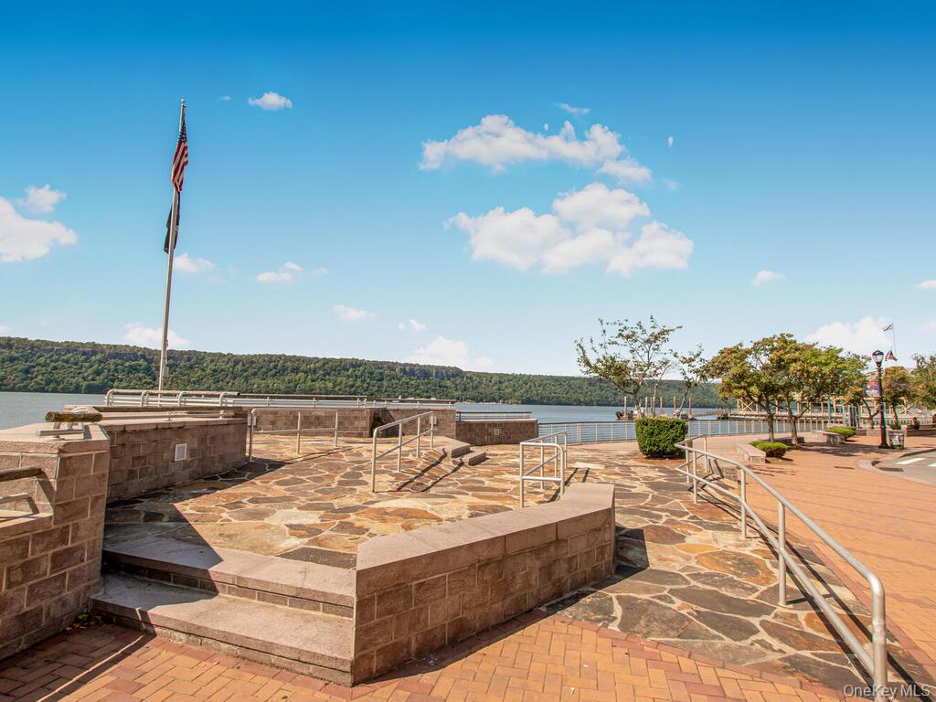 23 Water Grant Street # 7L, Yonkers, NY 10701