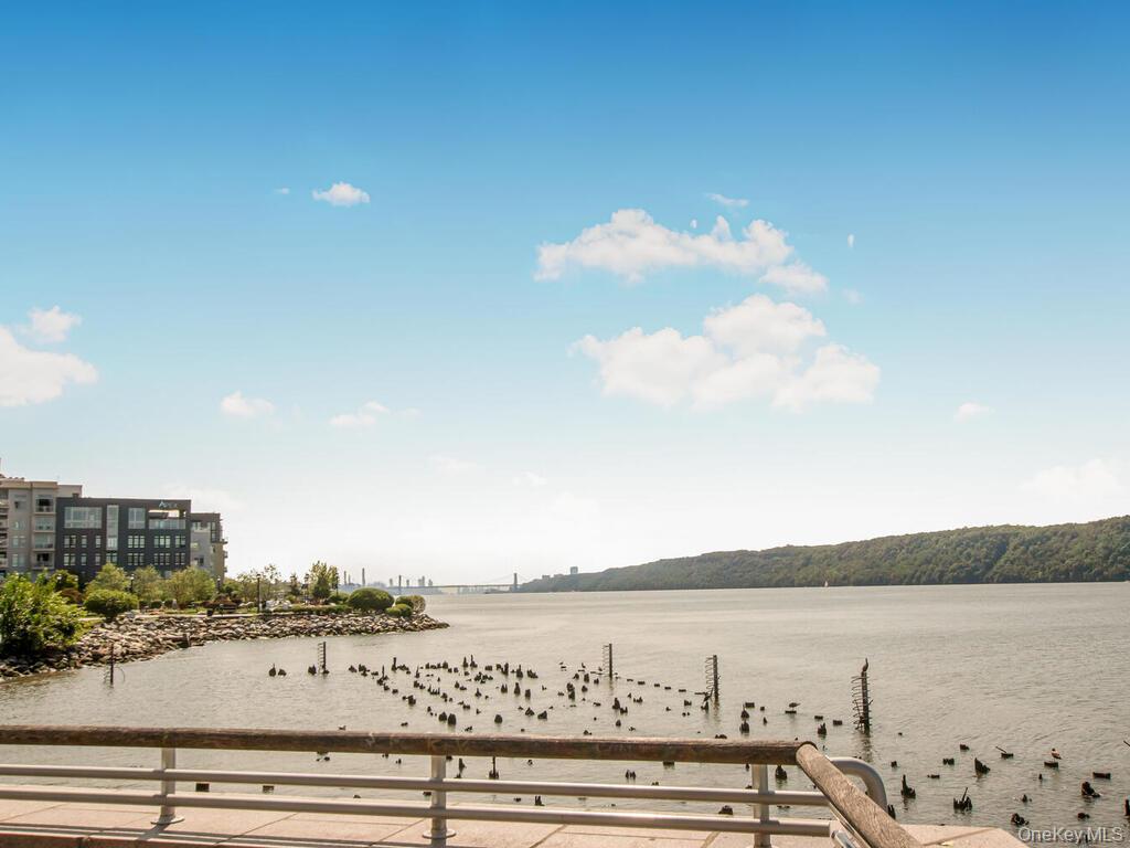 23 Water Grant Street # 7L, Yonkers, NY 10701